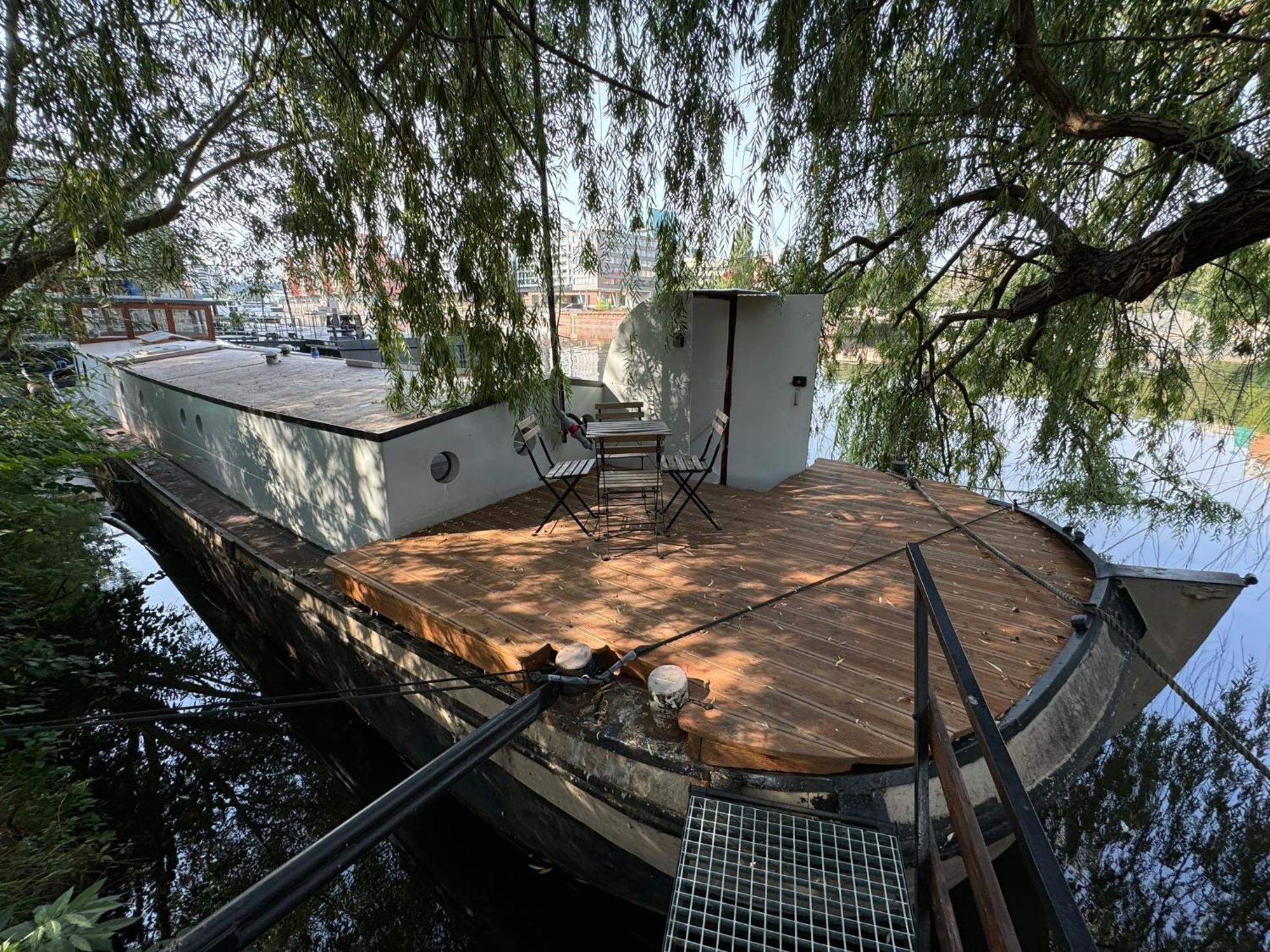 On Boat, Privat Pier, Free Parking Prag