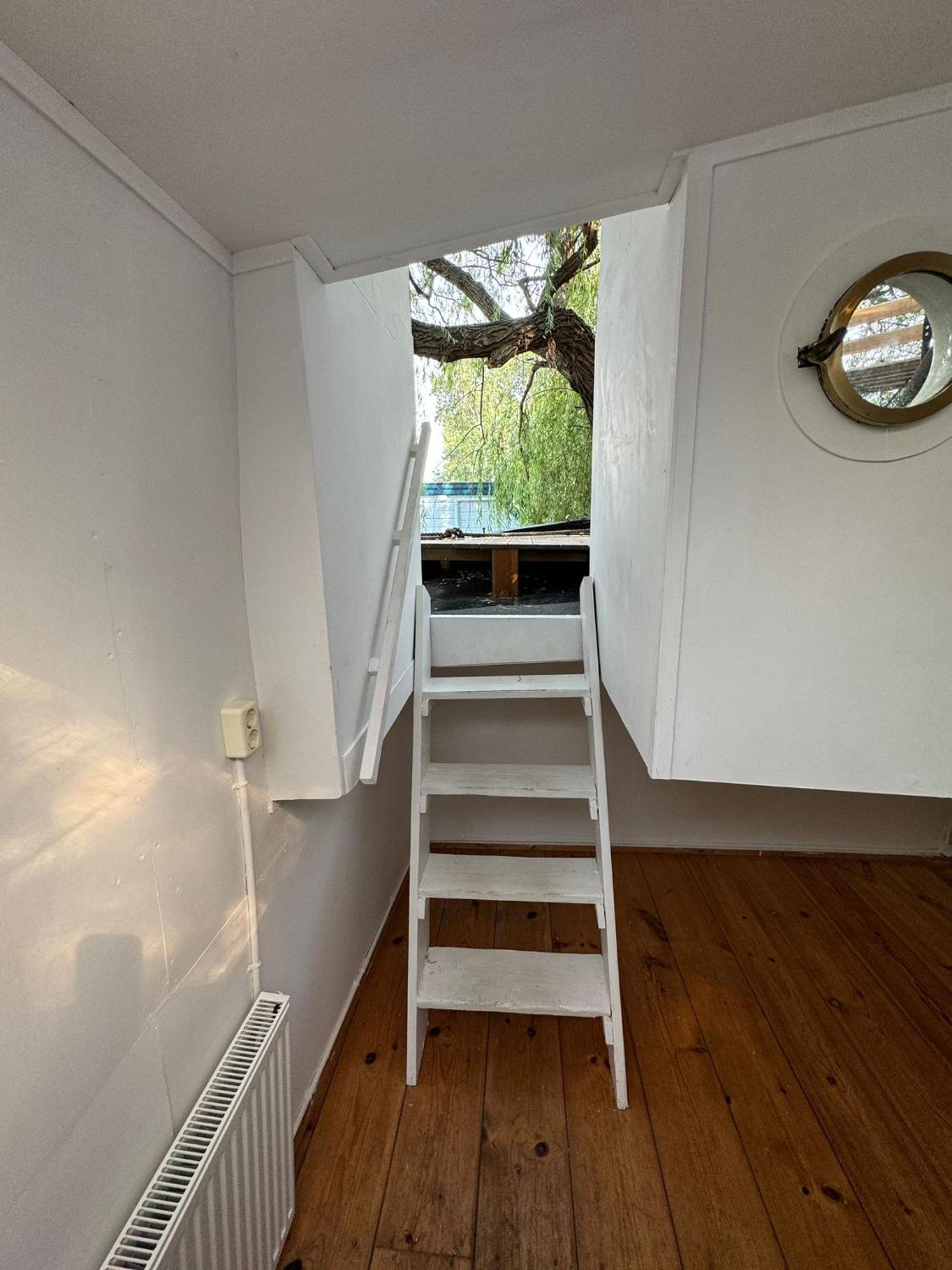 Botel On Boat, Privat Pier, Free Parking