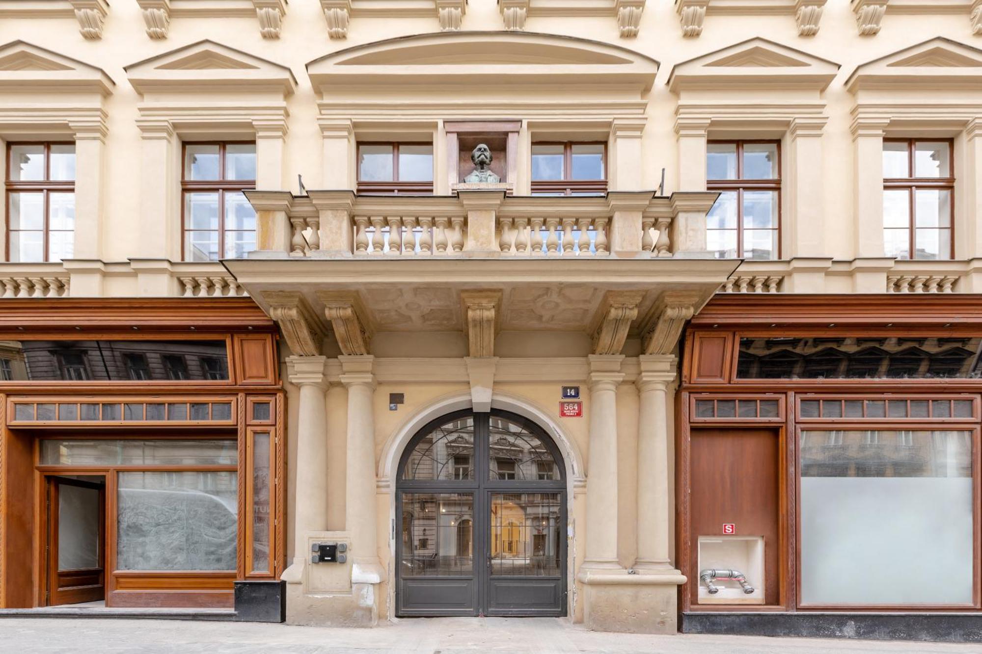 Turnkey I Antonin Dvorak Apartment