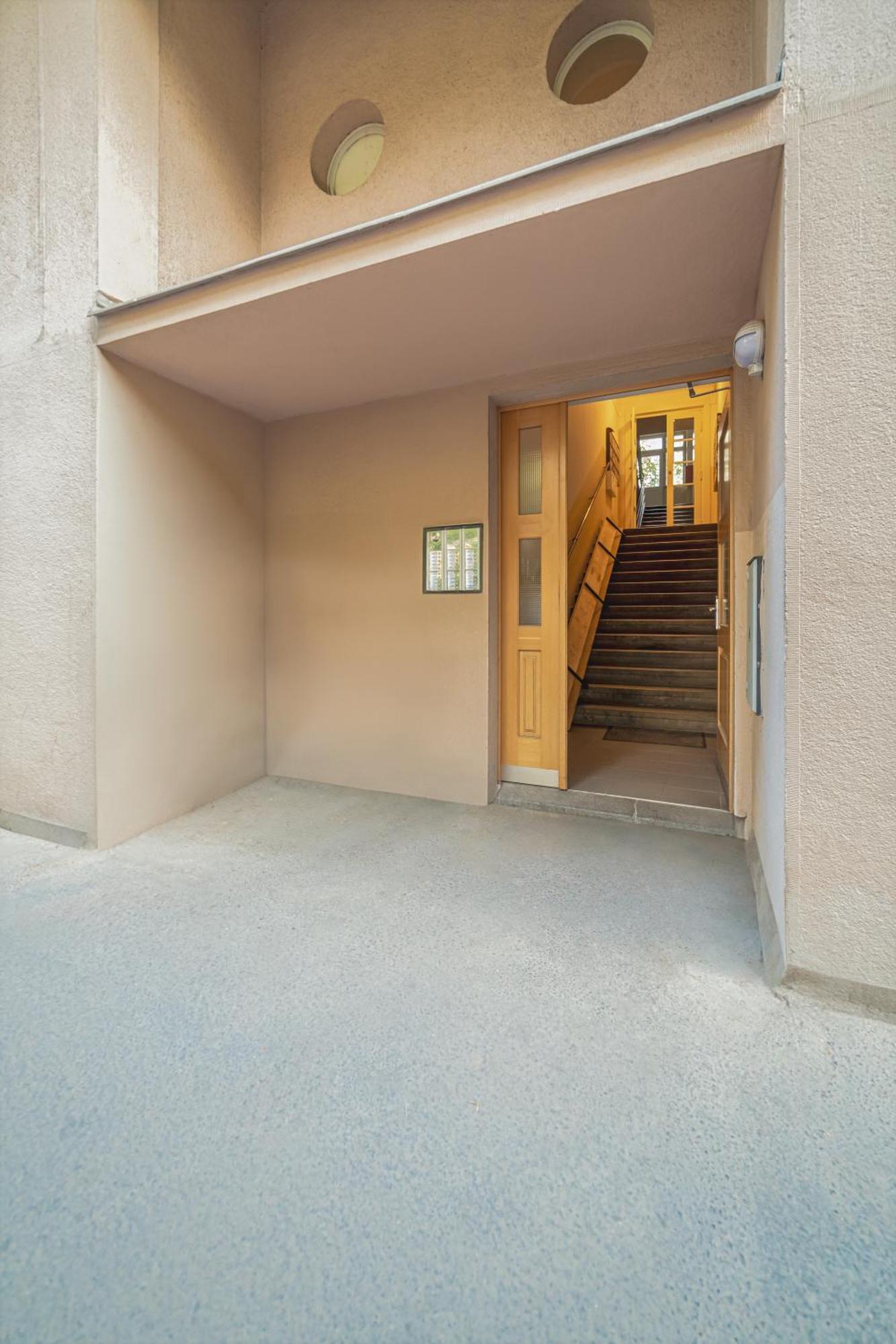 Spacious Central Budget-friendly By Rentez Apartment *