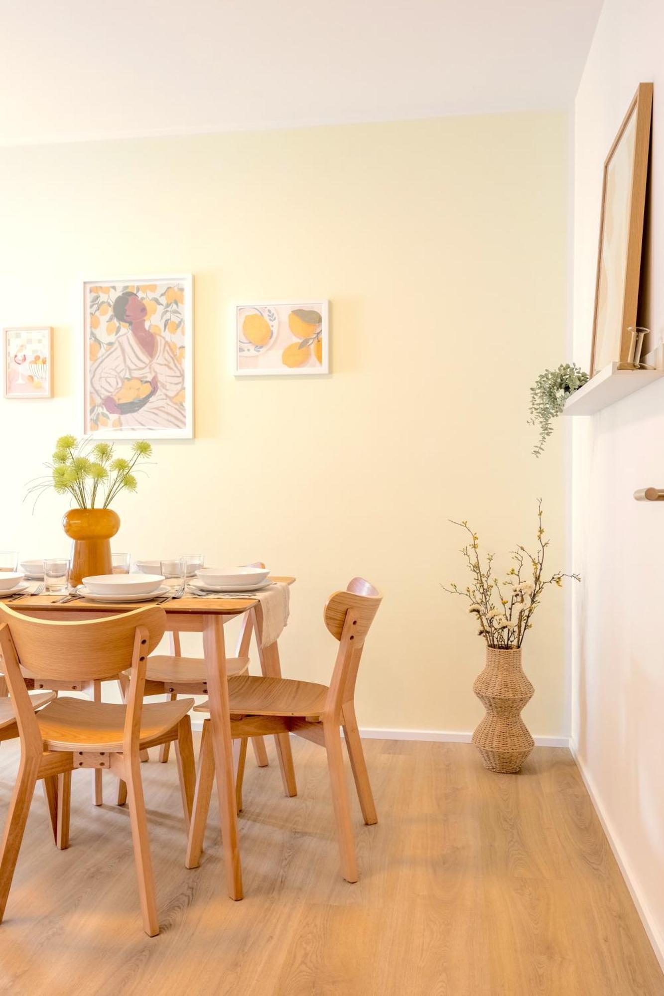 Bright 2br - 5th Floor, Balcony, Free Parking By Gravity