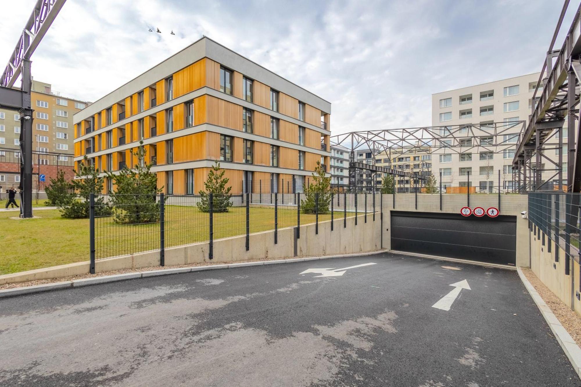 Design - Balcony, Free Parking, Yoga, 10 Mins To Center, By Gravity Prag