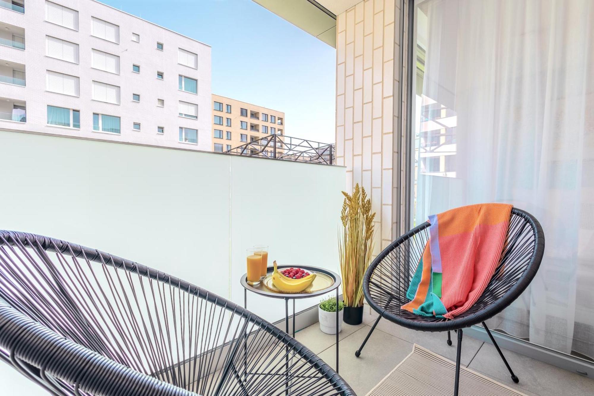 Apartment Yellow - Balcony, Free Parking, By Gravity