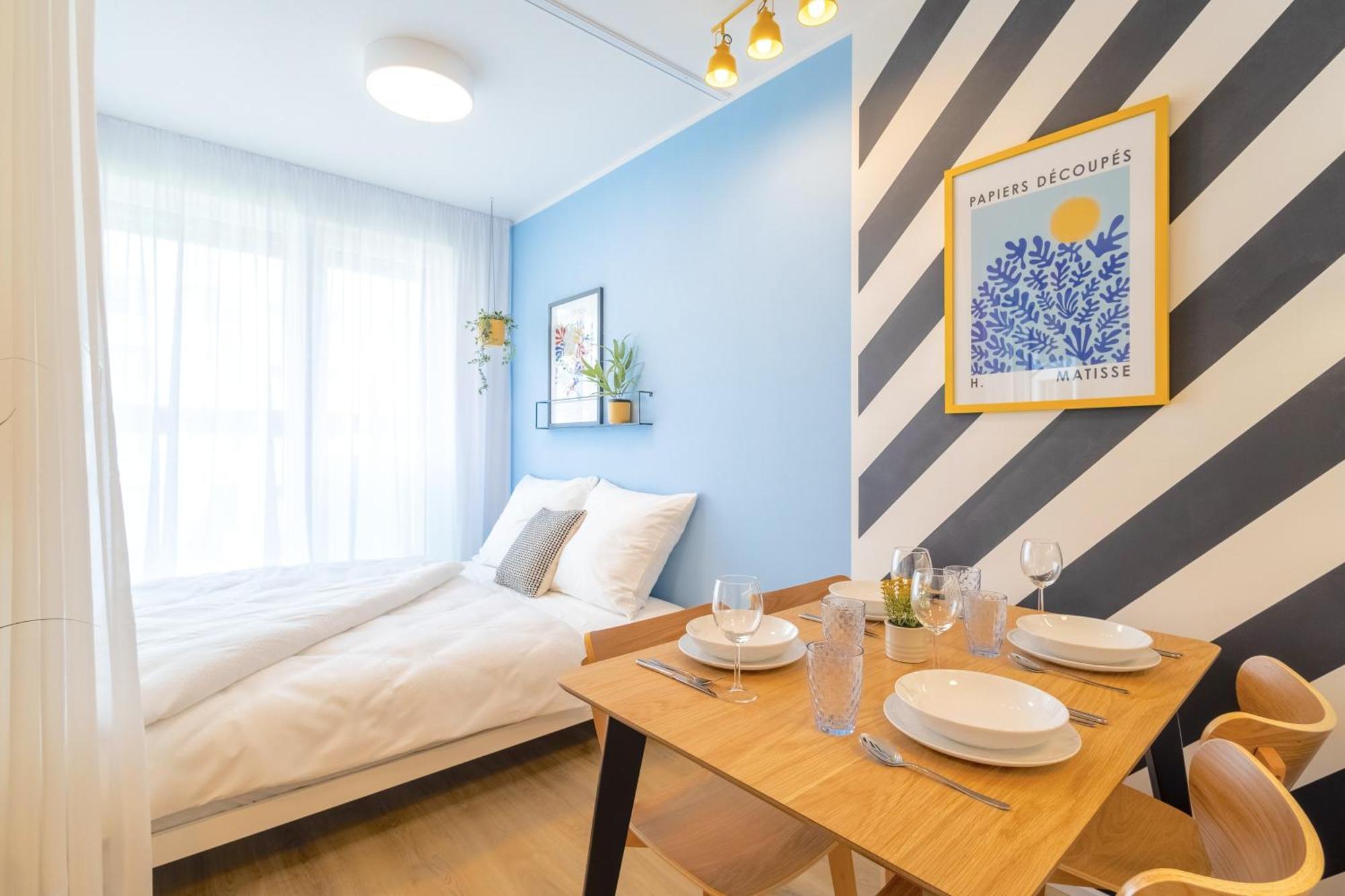 Yellow - Balcony, Free Parking, By Gravity Prag