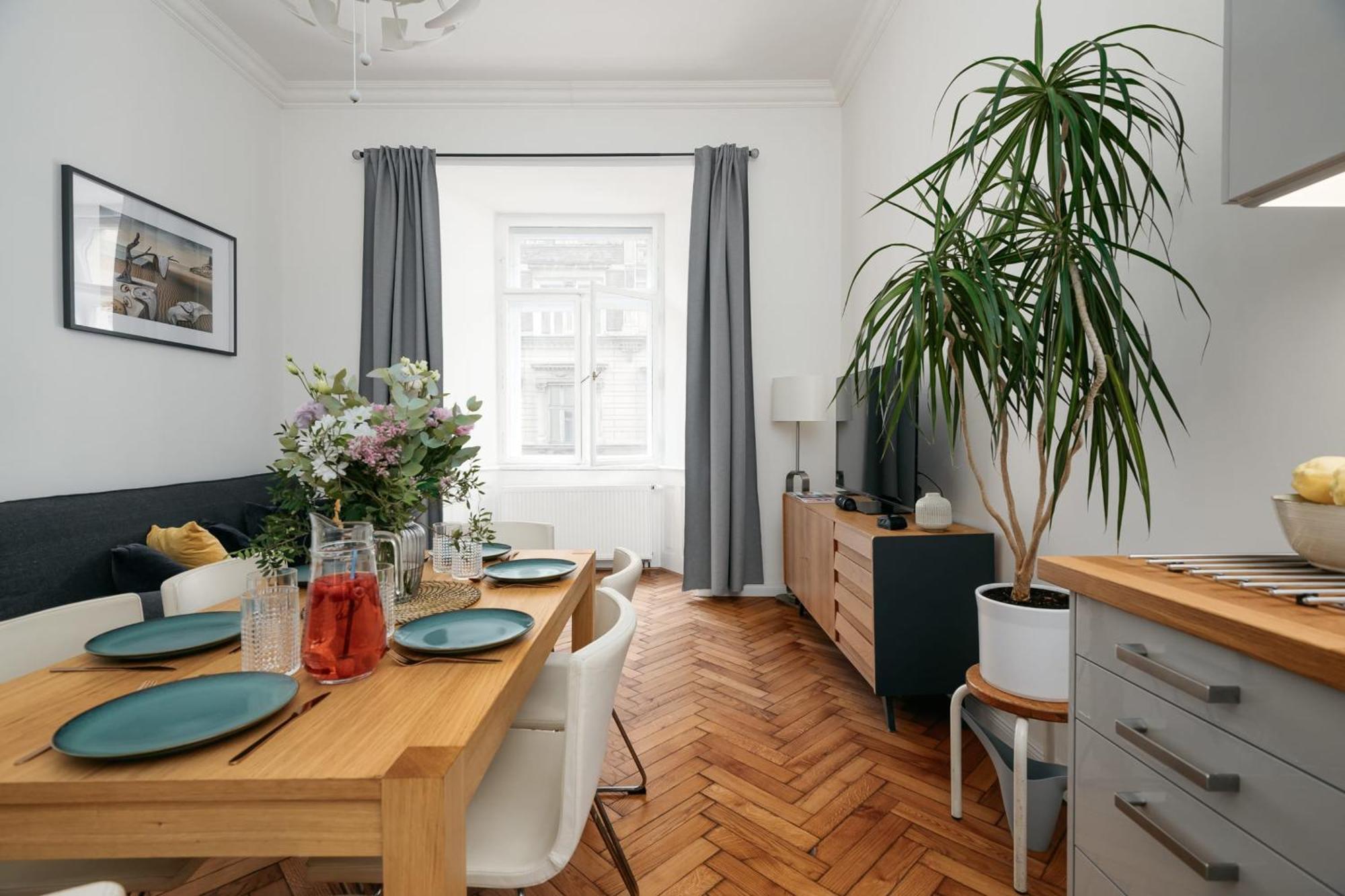 Comfortable And Cosy A Few Steps From Dancing House And Naplavka Dance Apartment