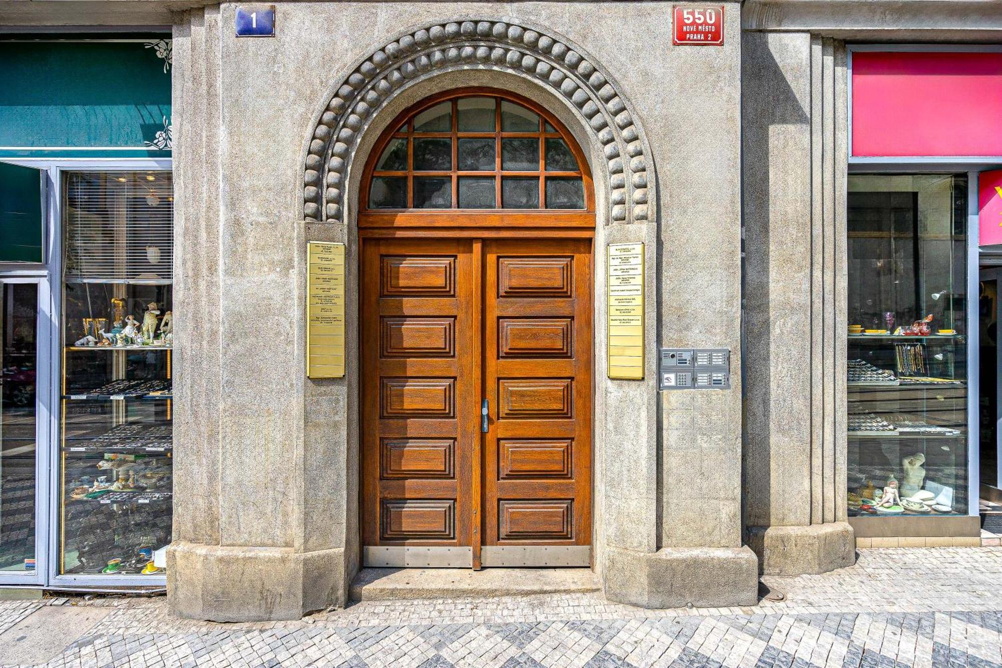 Apartment Oasis At Charles Square Prague