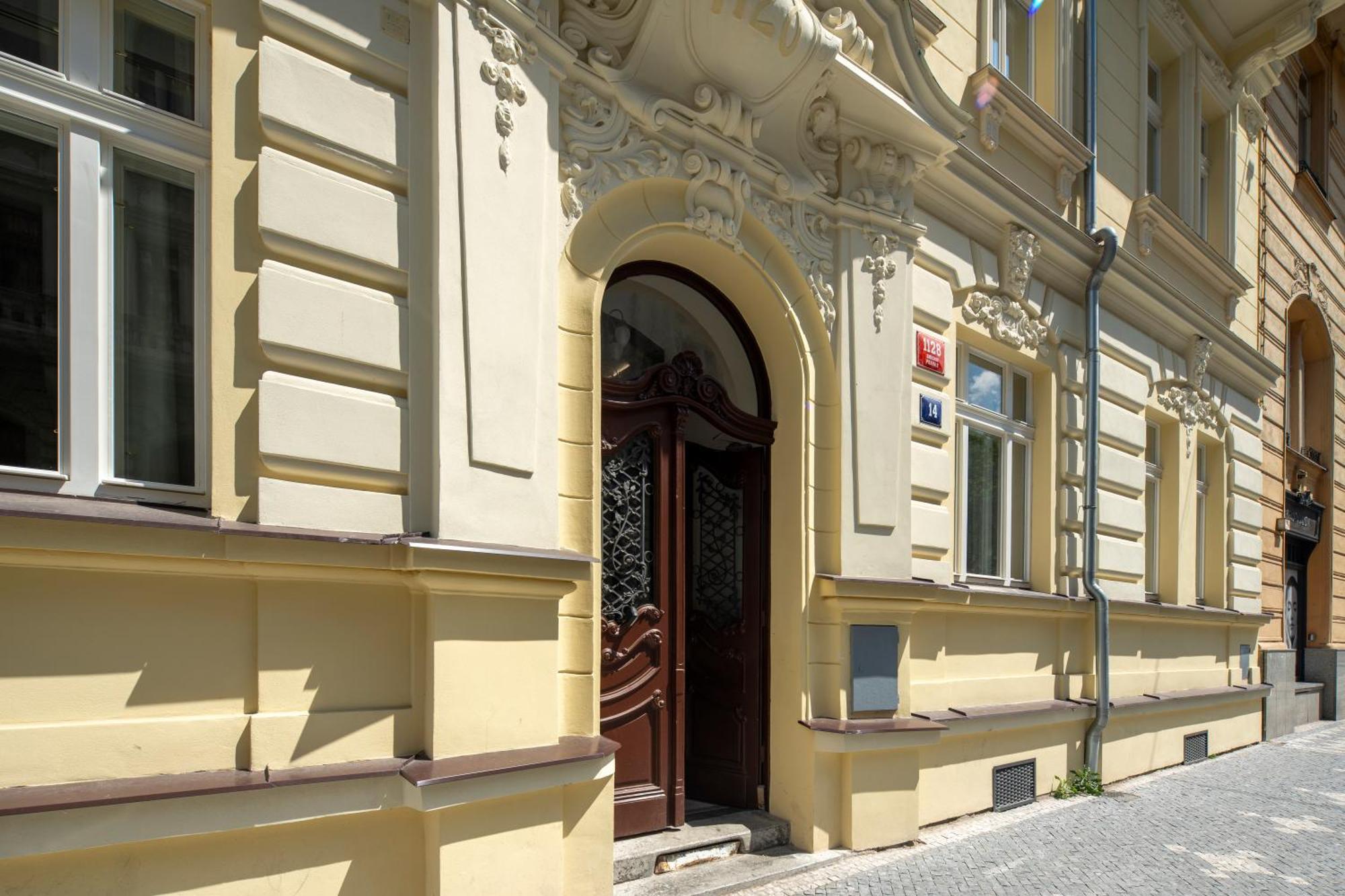 Amazing Zborovska Lägenhet Prag