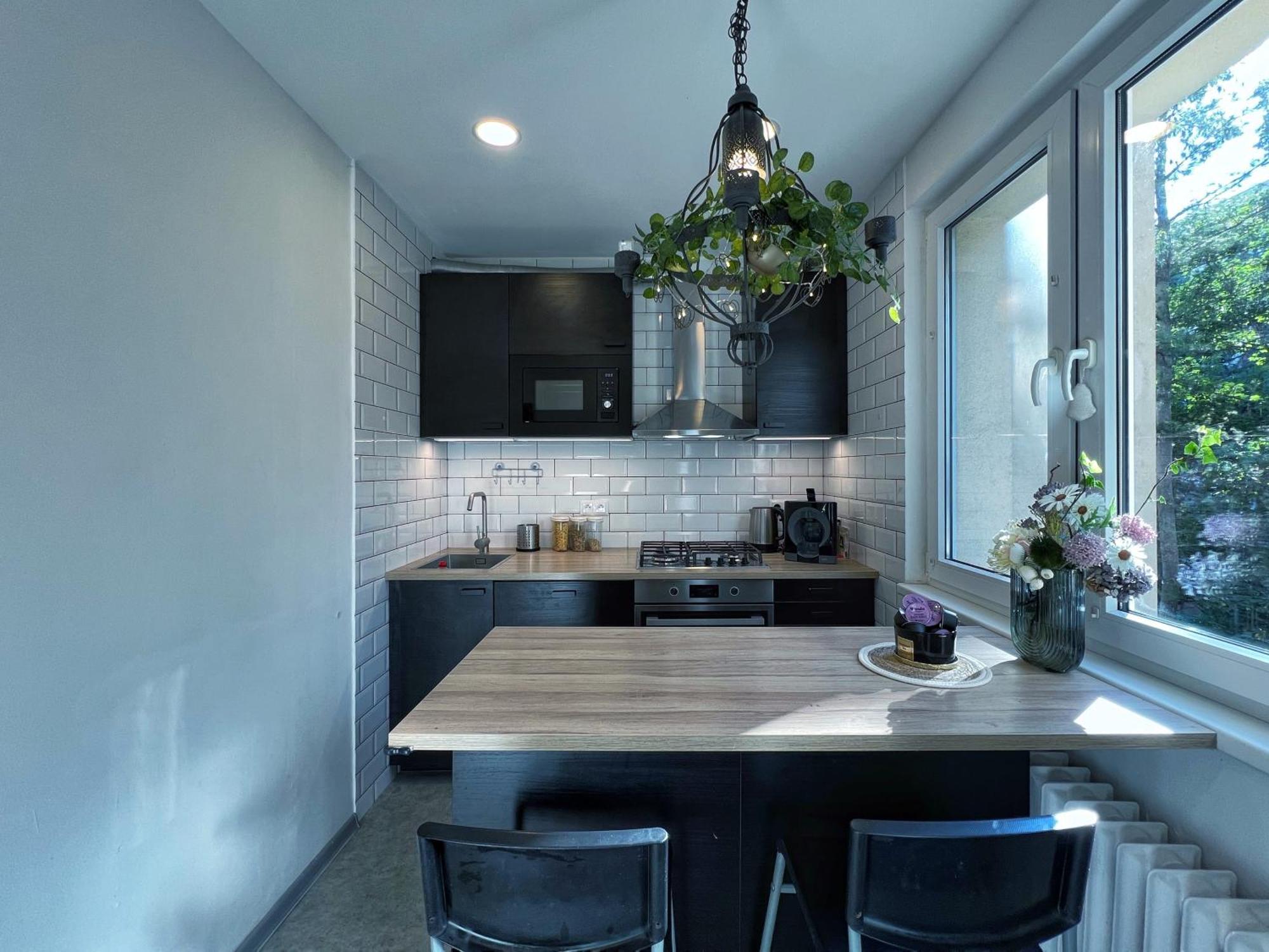 Jana's Wow Apt, 2br, Metro Next Door, Near The Airport *