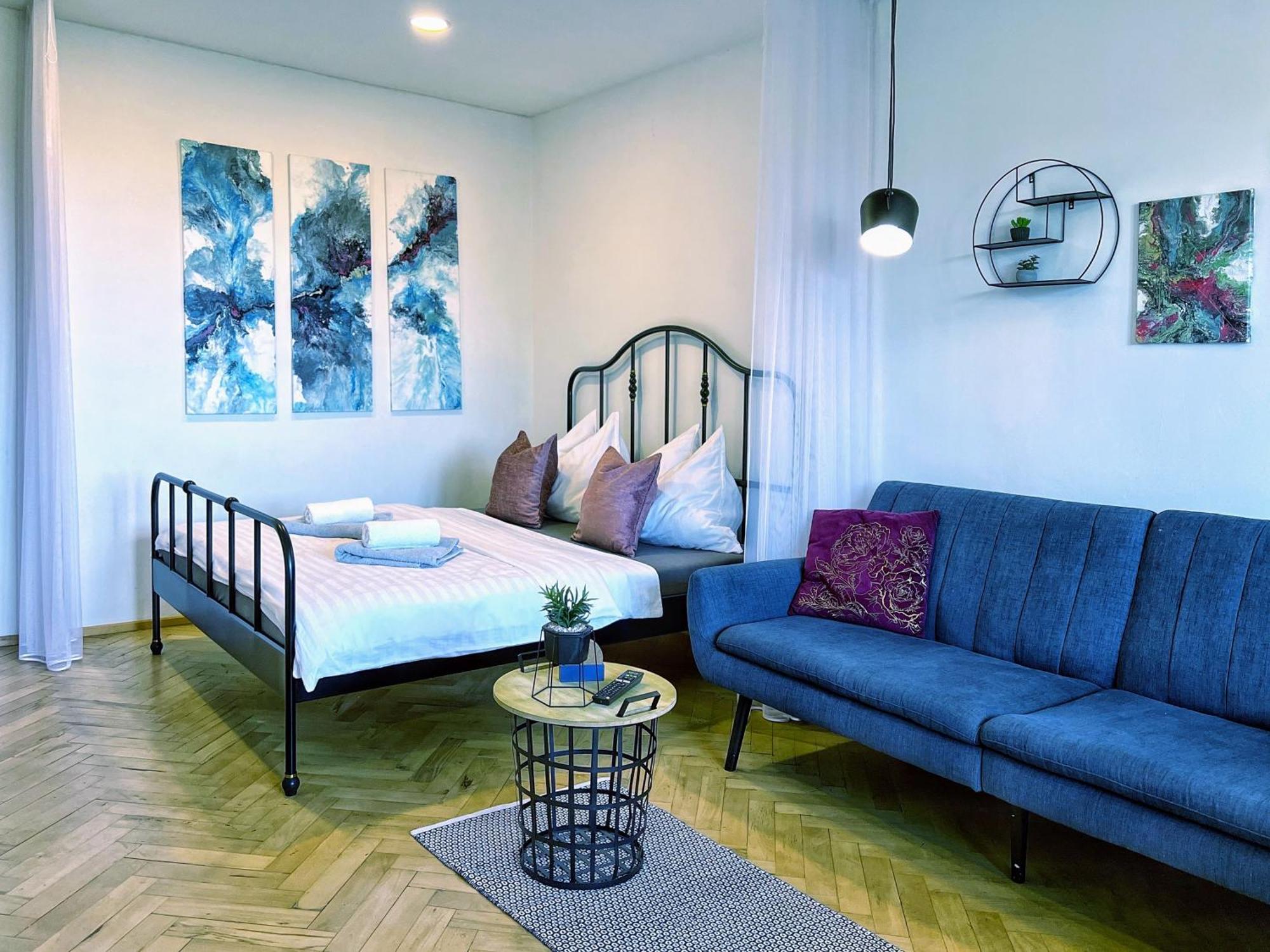 Apartment Jana's Wow Apt, 2br, Metro Next Door, Near The Airport