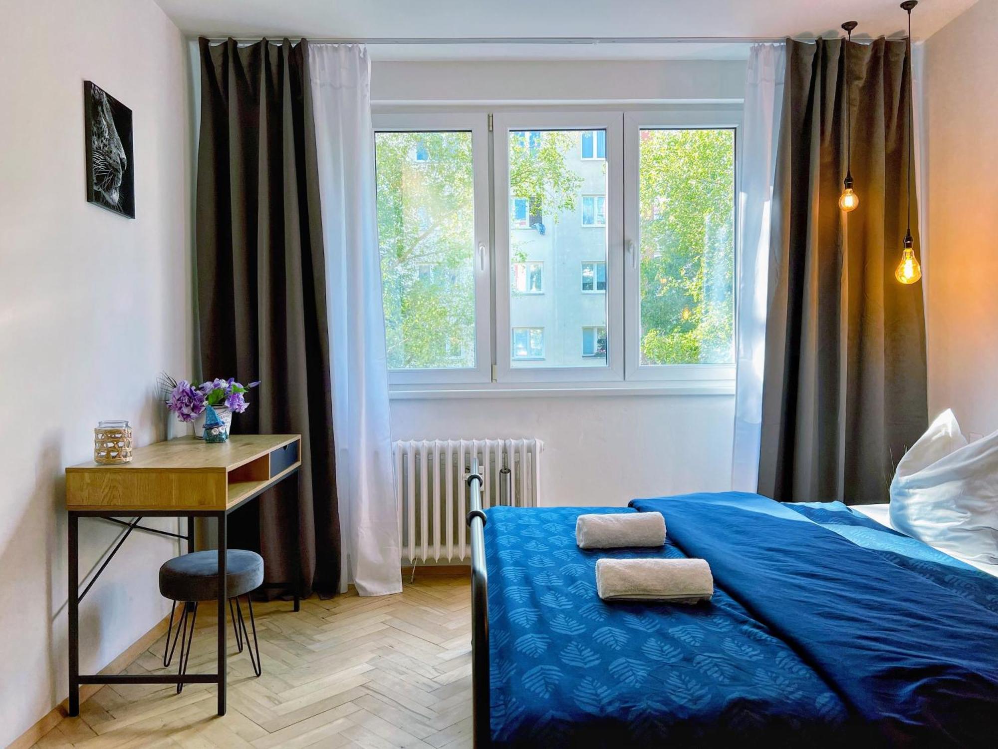 Apartment Jana's Wow Apt, 2br, Metro Next Door, Near The Airport *