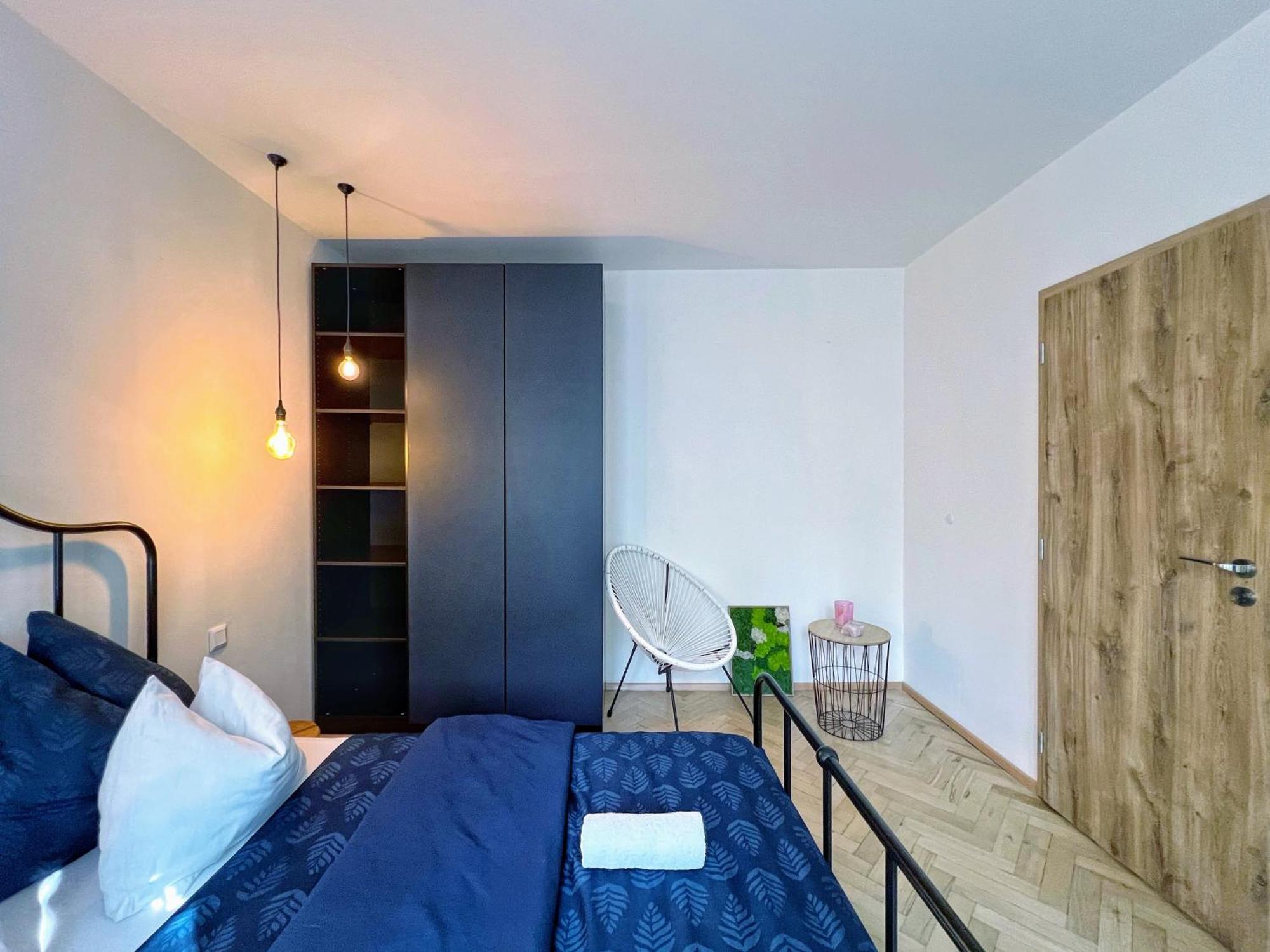 Jana's Wow Apt, 2br, Metro Next Door, Near The Airport