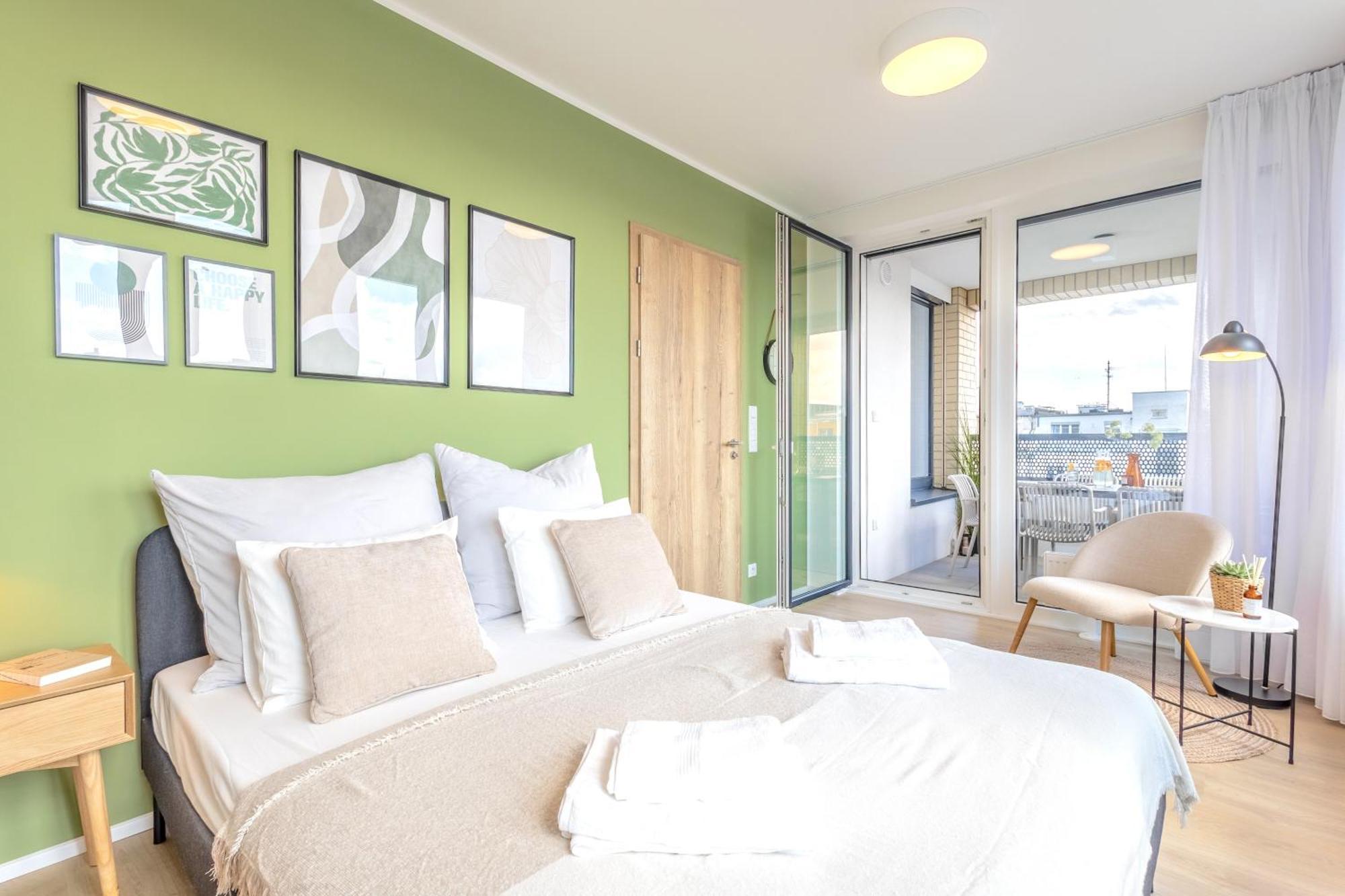 Bright 2br - 7th Floor, Balcony, Free Parking By Gravity Apartment *