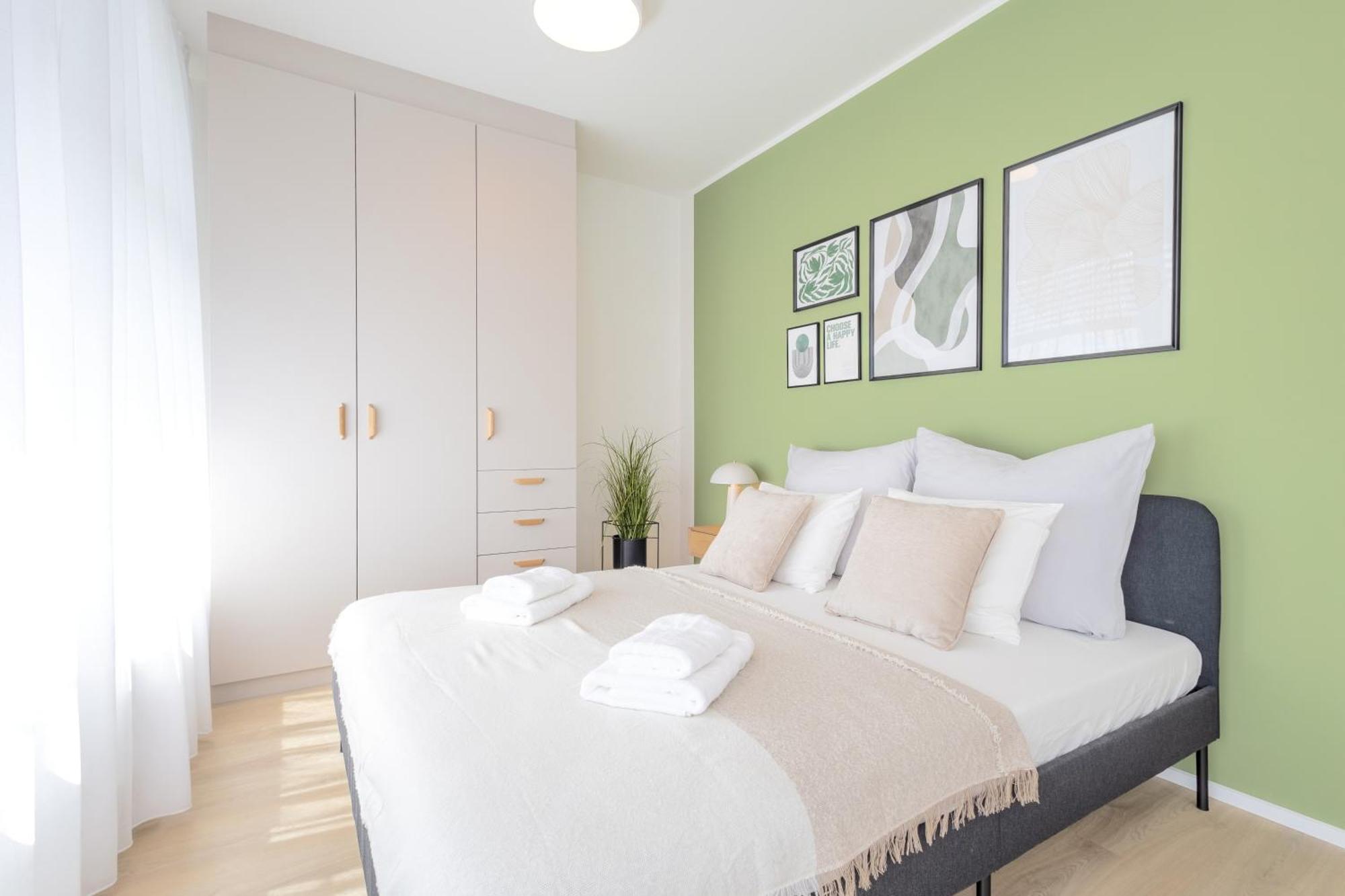 Bright 2br - 7th Floor, Balcony, Free Parking By Gravity Apartment *