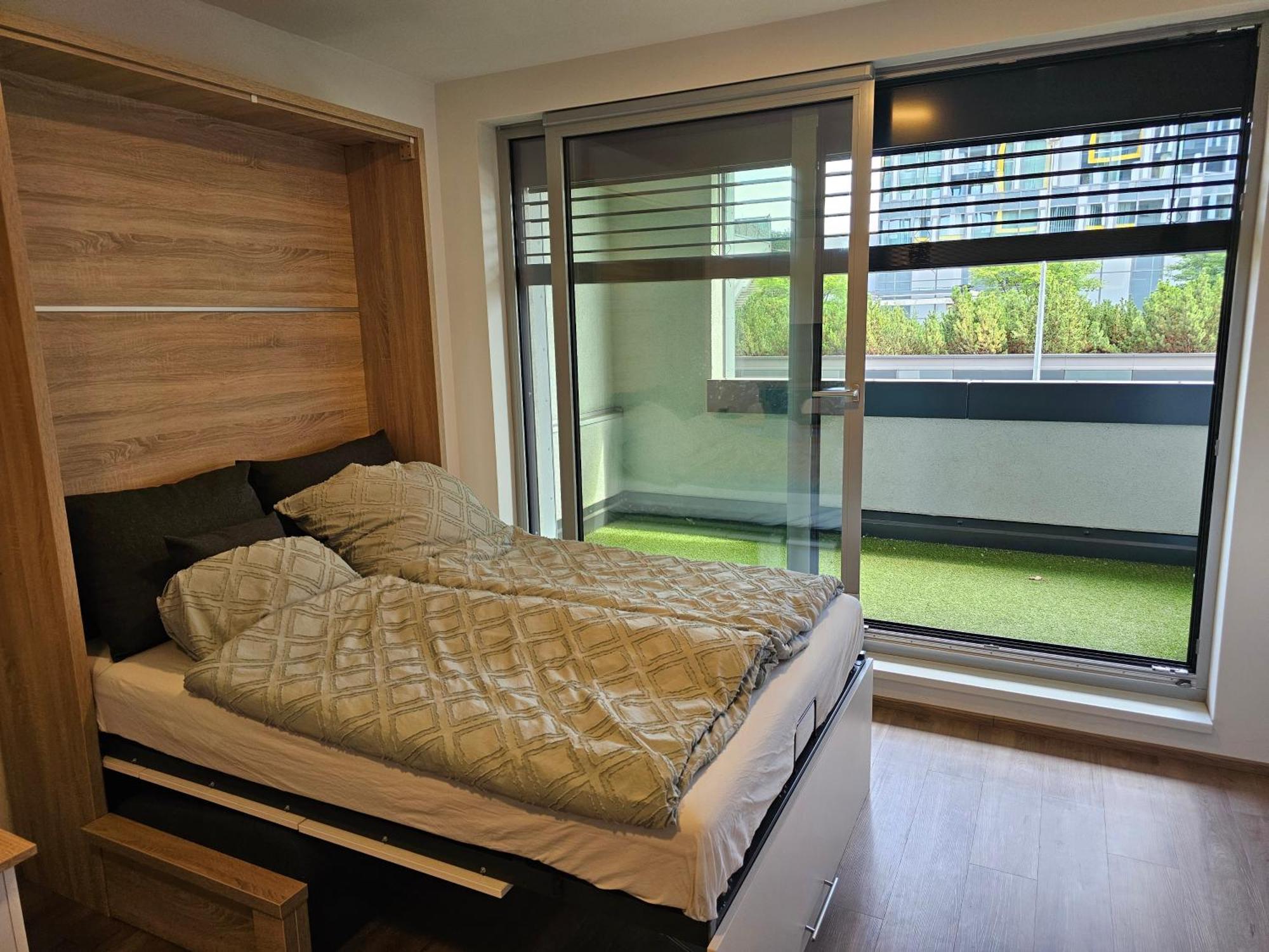 - O2 Arena With Parking Apartment *
