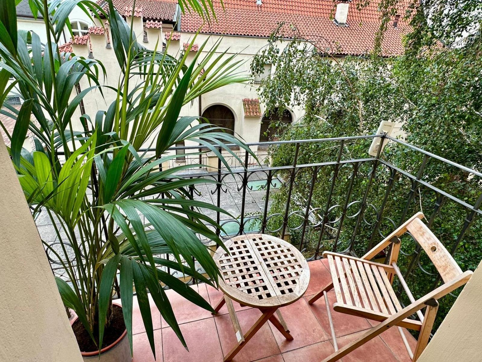 Apartment Siroka 14 *