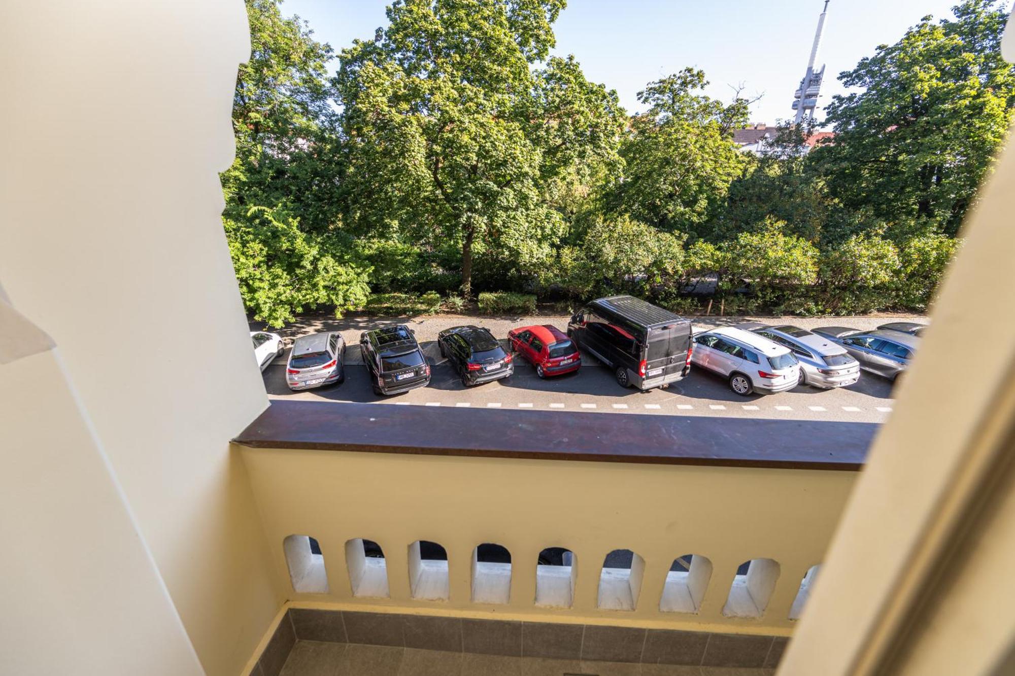 Jiriho Z Podebrad Apartment