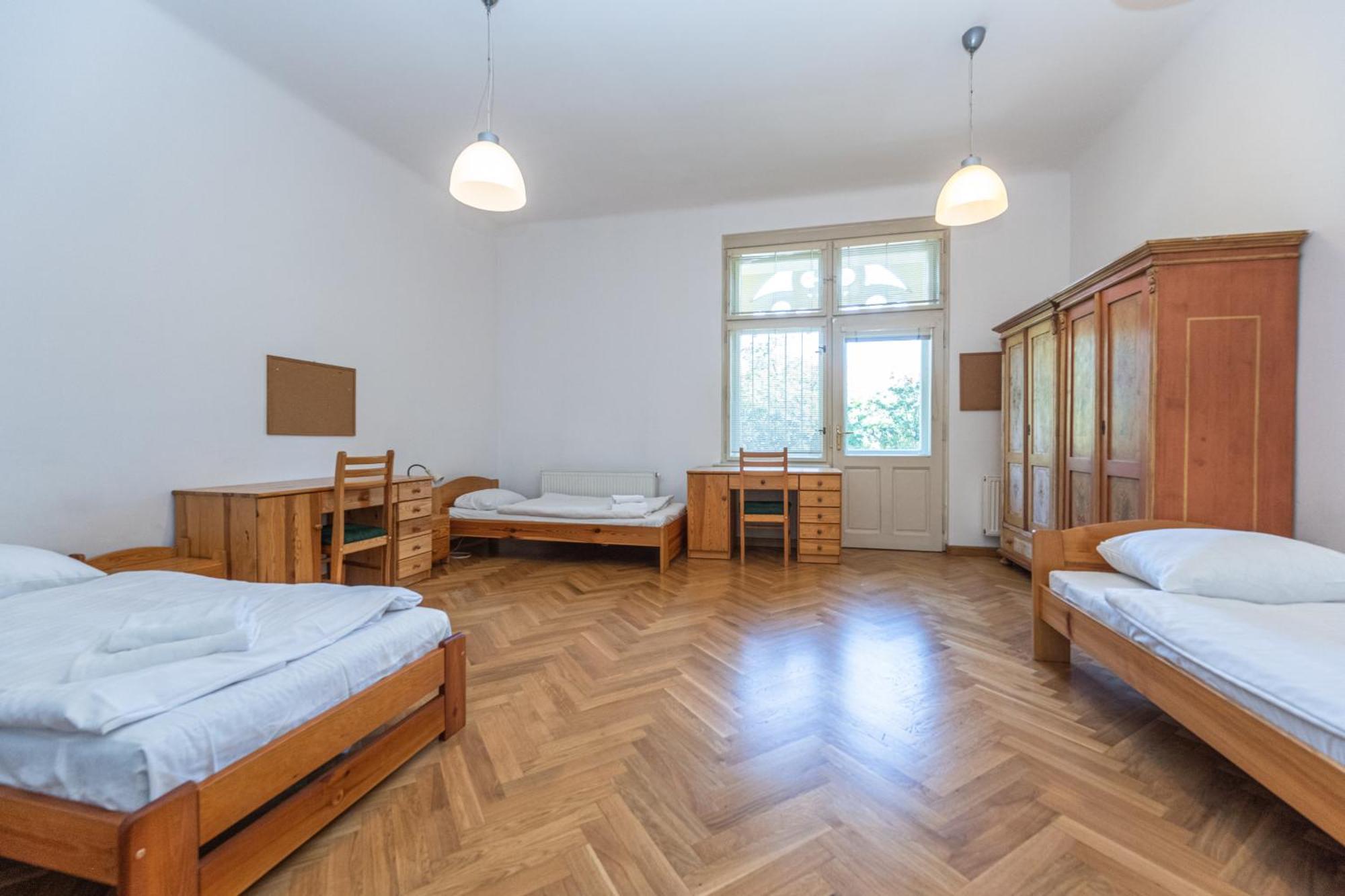 Jiriho Z Podebrad Lägenhet Prag