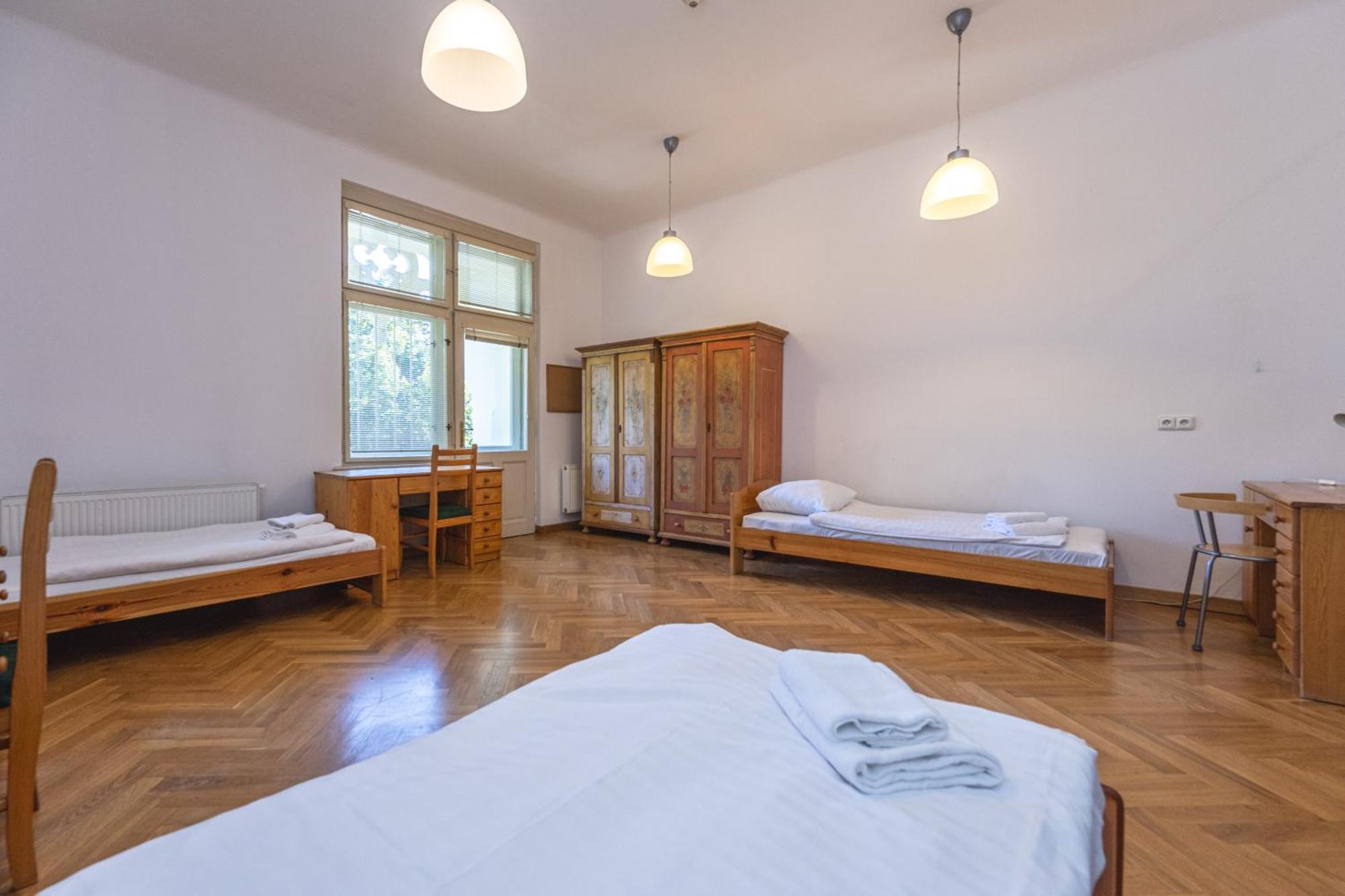 Jiriho Z Podebrad Apartment *