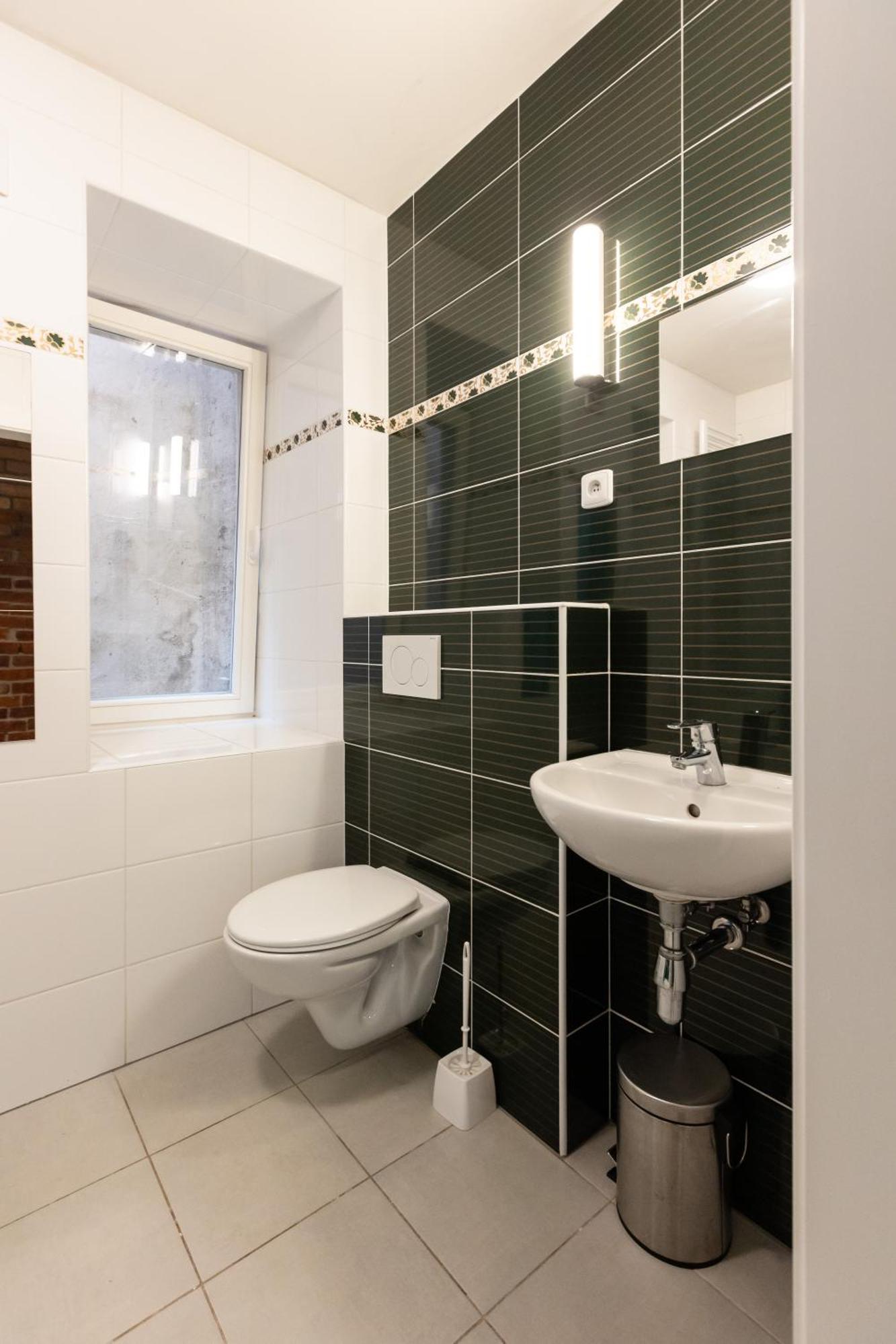 Spacious In Quiet Courtyard Near Charles Bridge Apartment