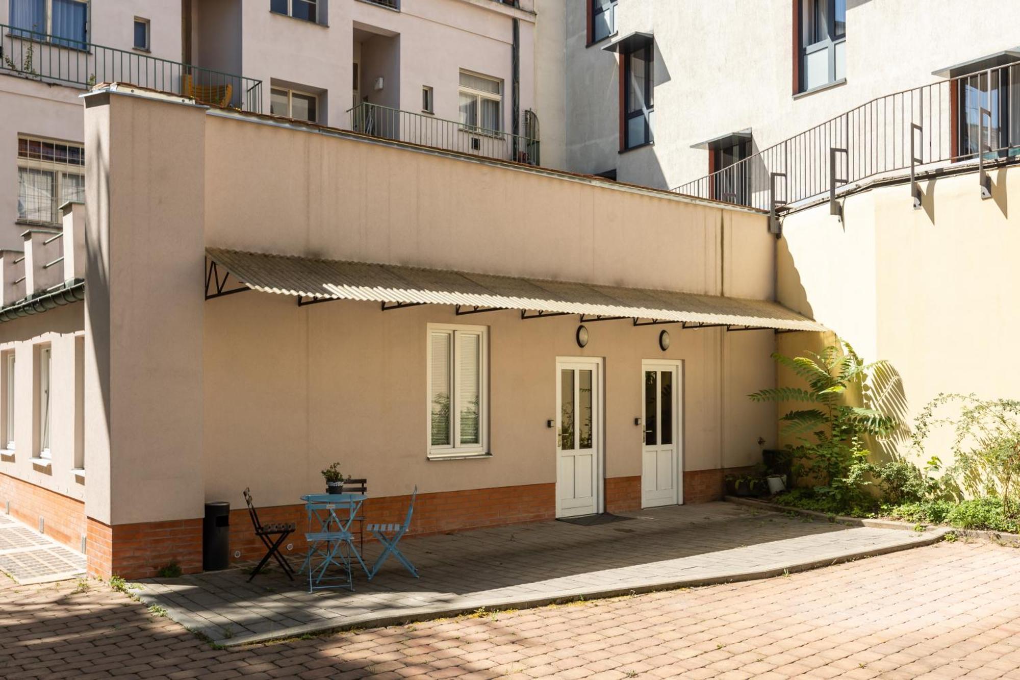 Spacious In Quiet Courtyard Near Charles Bridge Apartment