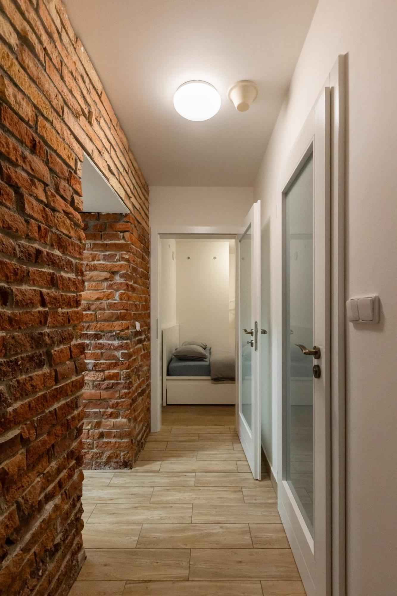 Spacious In Quiet Courtyard Near Charles Bridge Prague