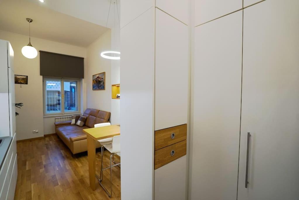 Apartment Cozy With Garage