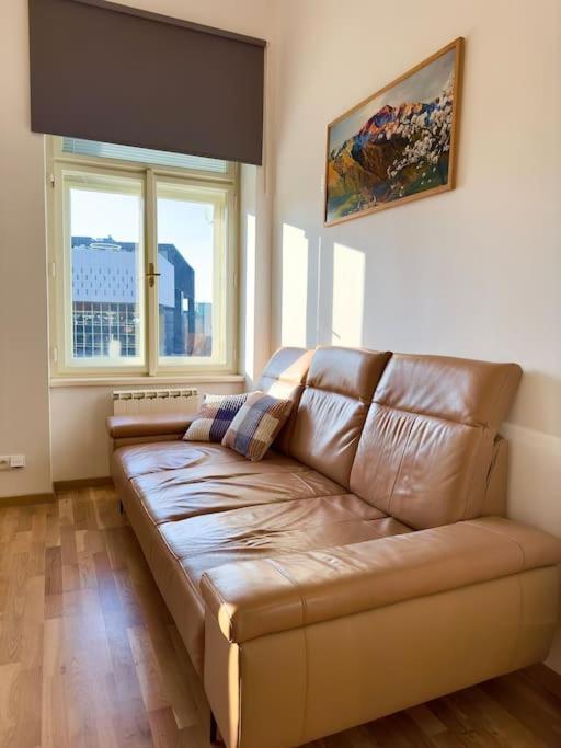 Apartment Cozy With Garage *
