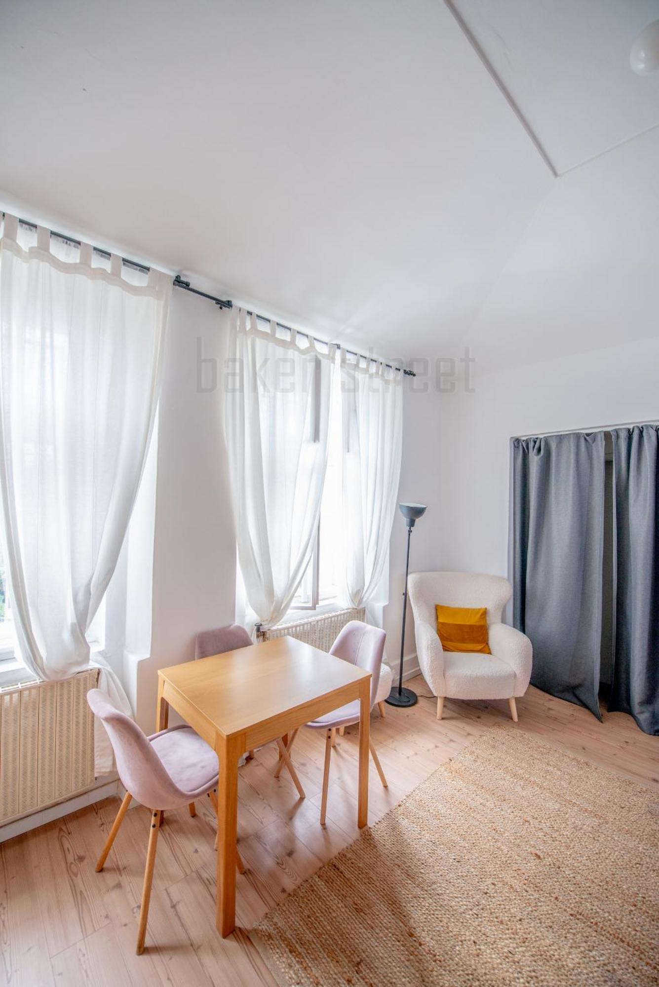 Cozy Close To Palmovka Lägenhet