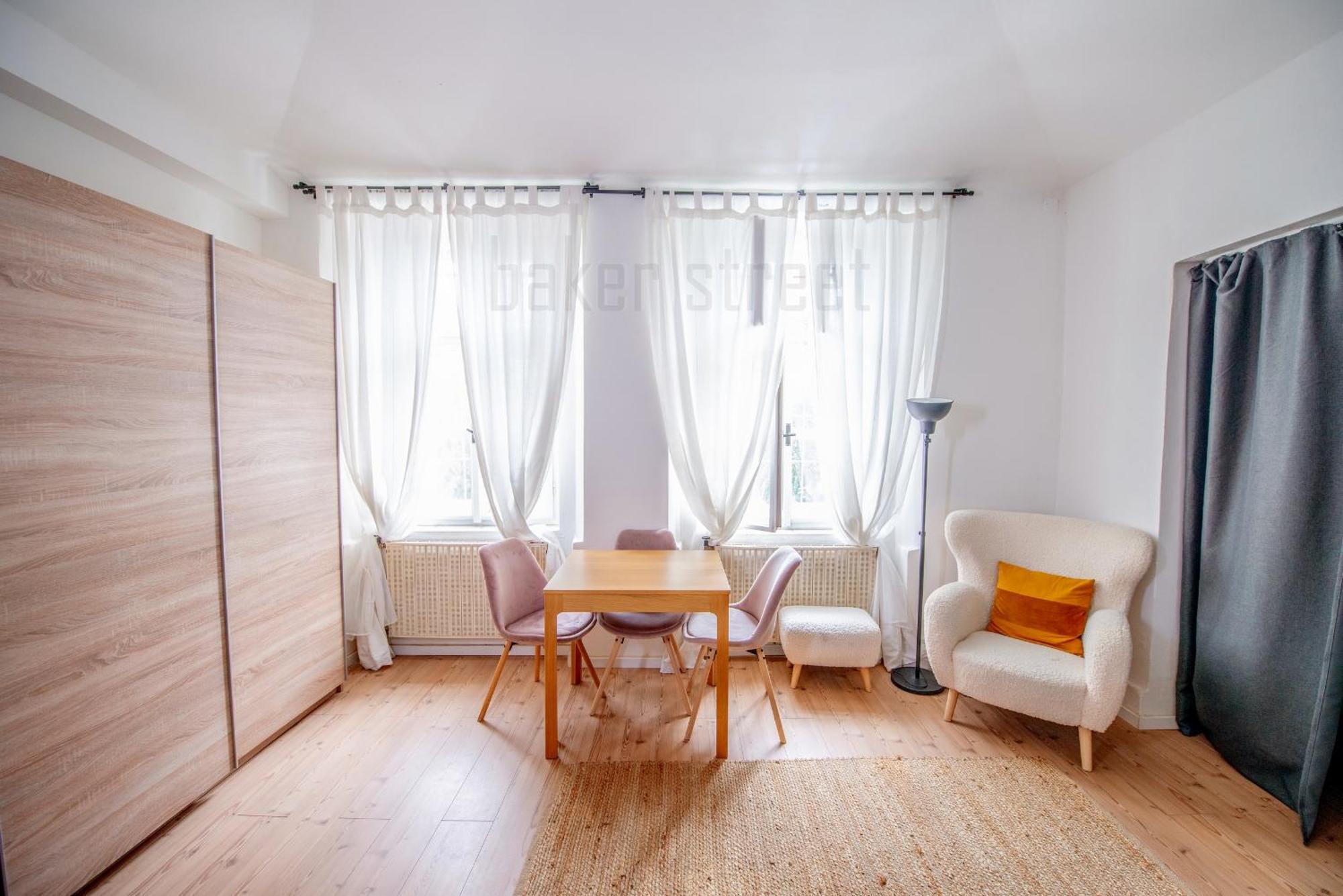 Apartmán Cozy Close To Palmovka Praha