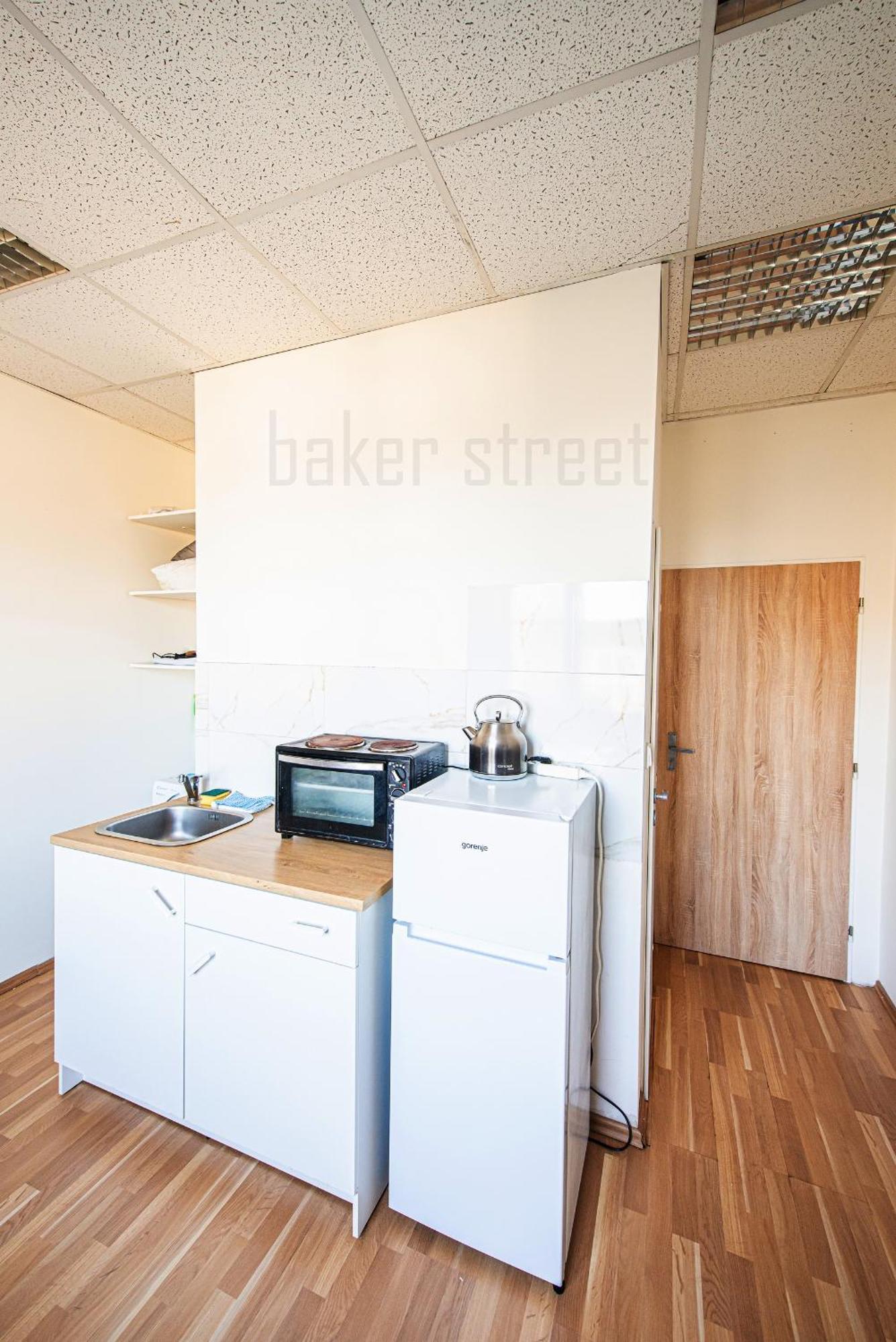 Apartment Snug Close To Metro Palmovka