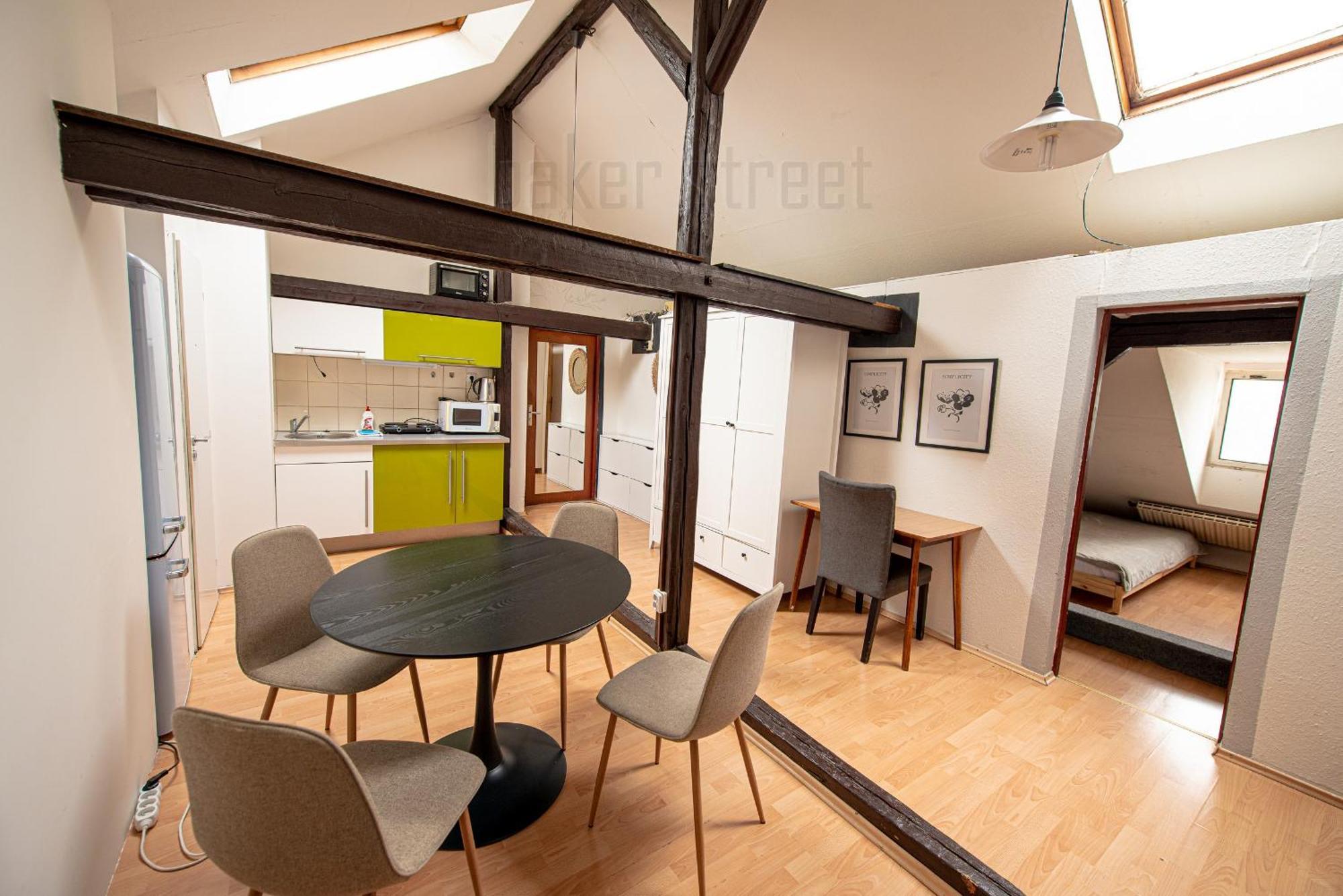 Apartment Attic 3 Bedrooms With 2 Bathrooms