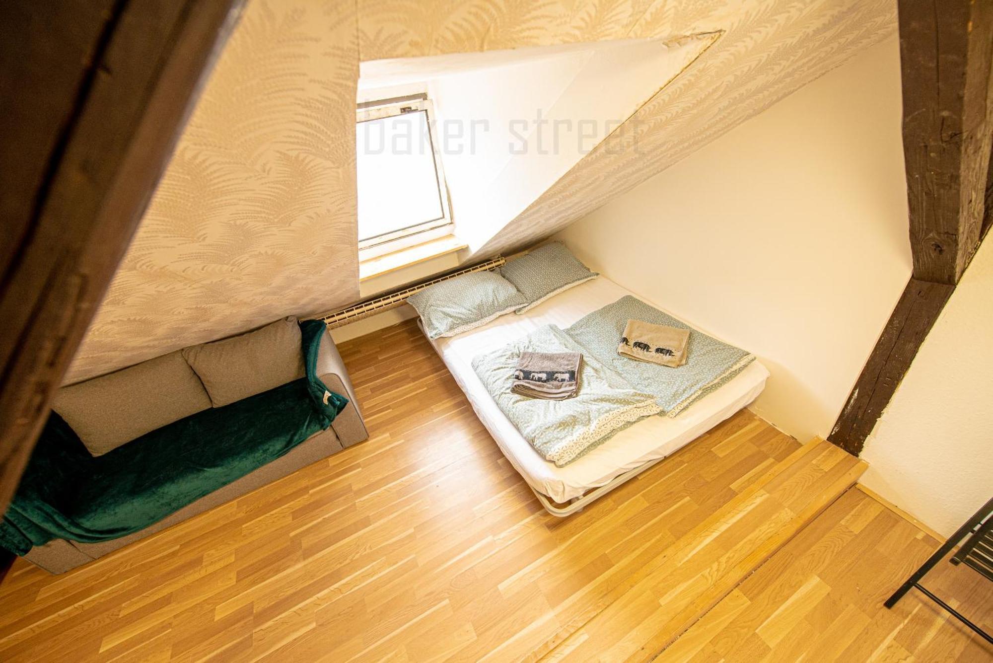 Attic 3 Bedrooms With 2 Bathrooms * Prag
