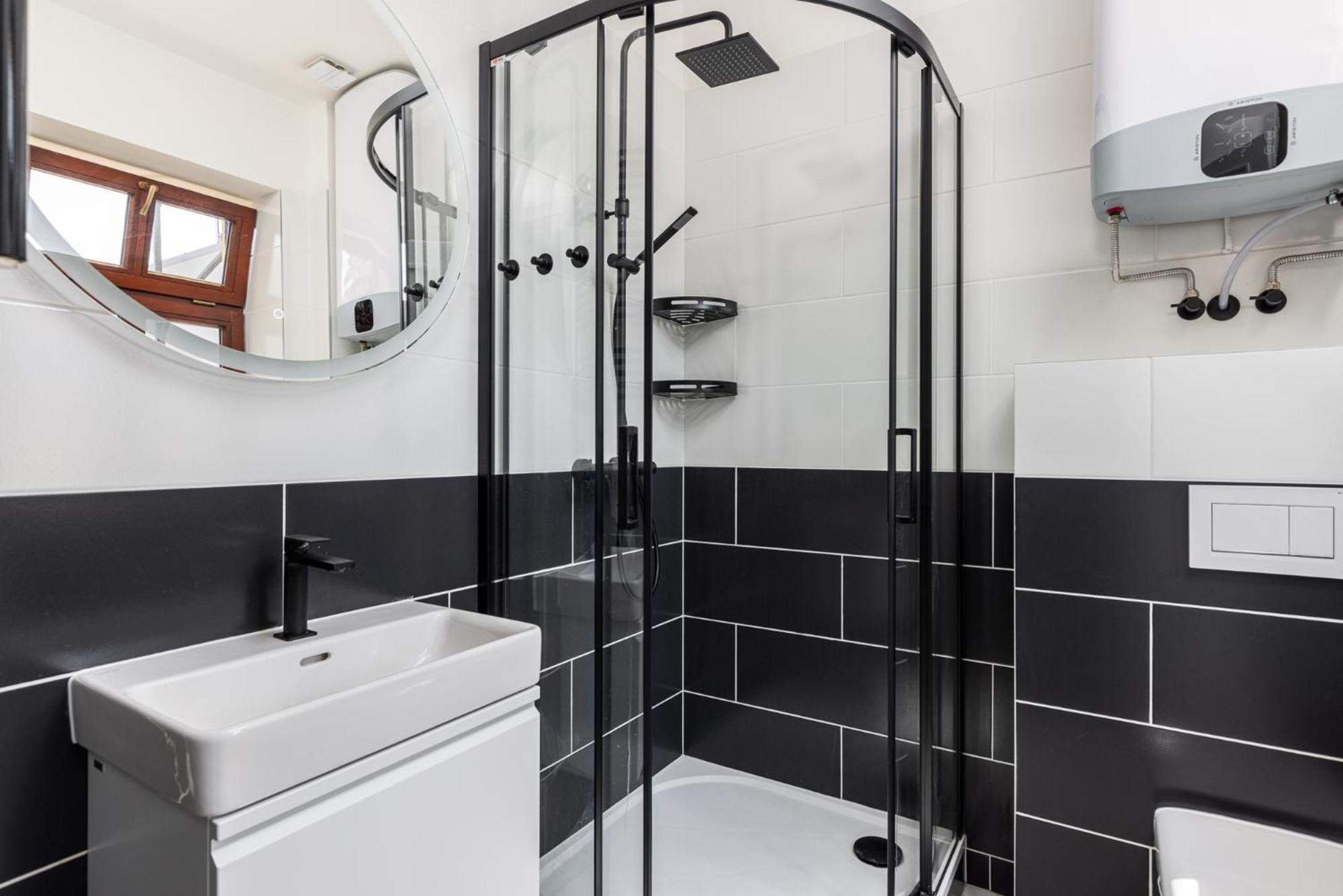 Stay2gether - Oasis - Main Train Station Apartment *