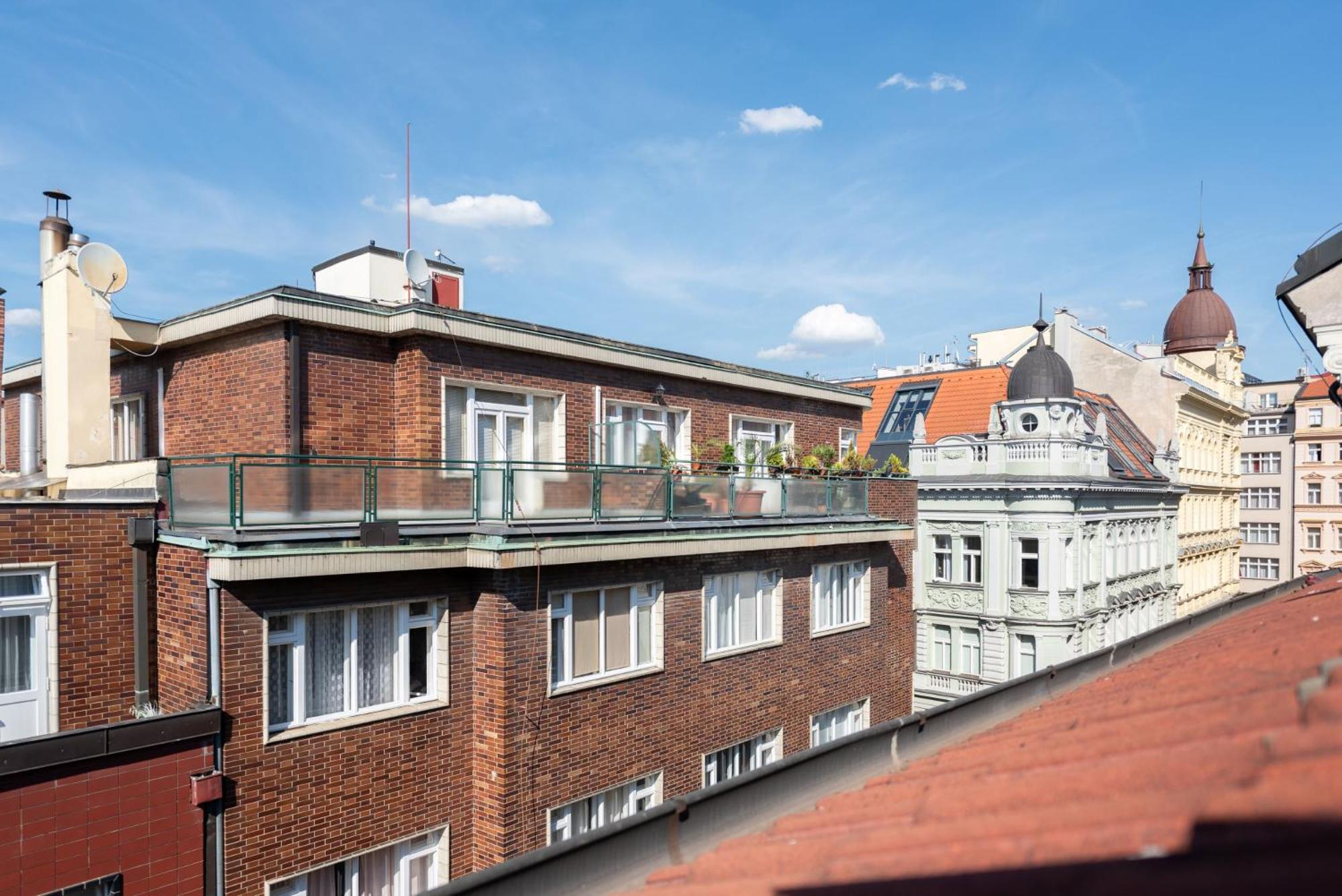 Cozy 4-bedrooms With Terrace * Prag