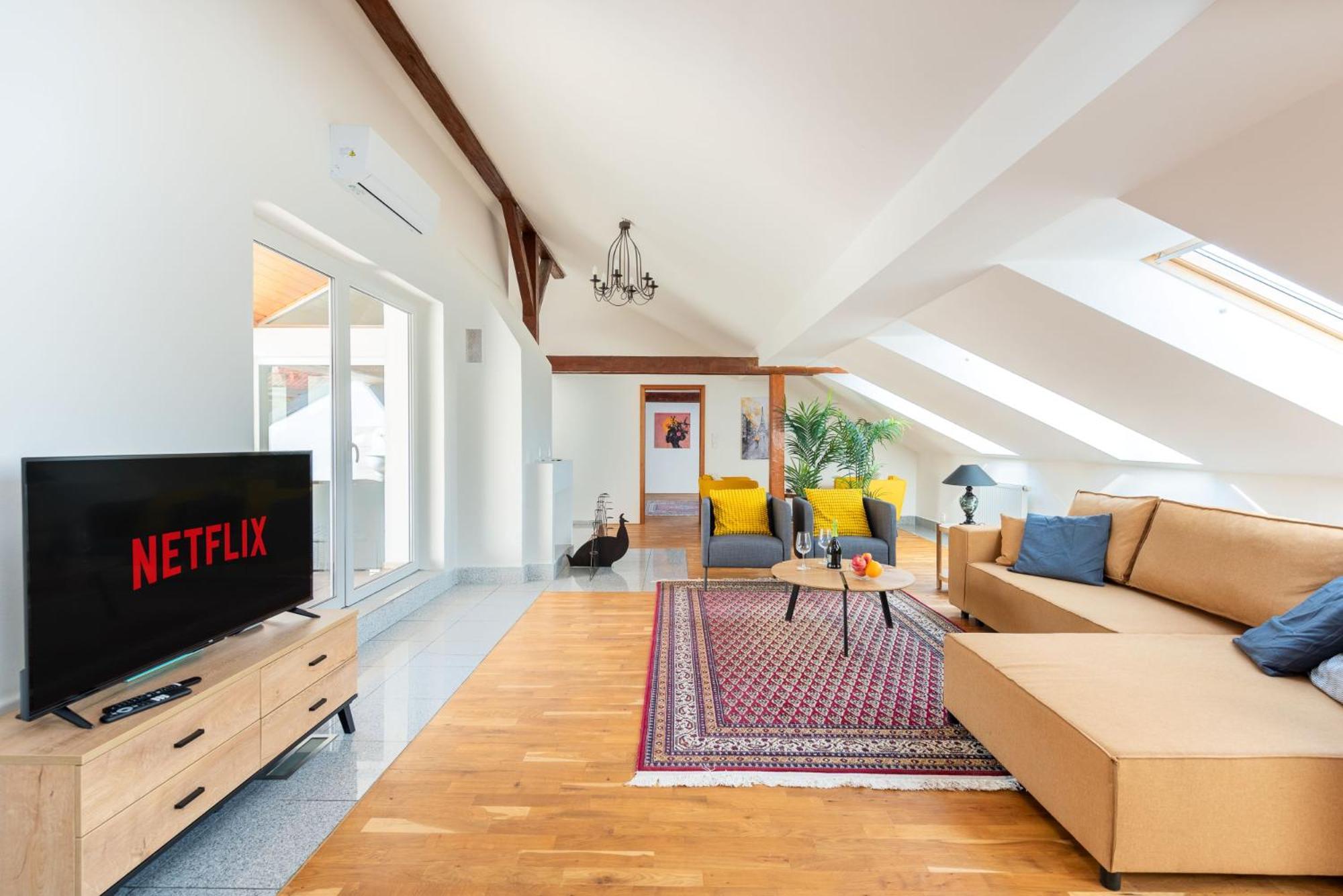 Cozy 4-bedrooms With Terrace
