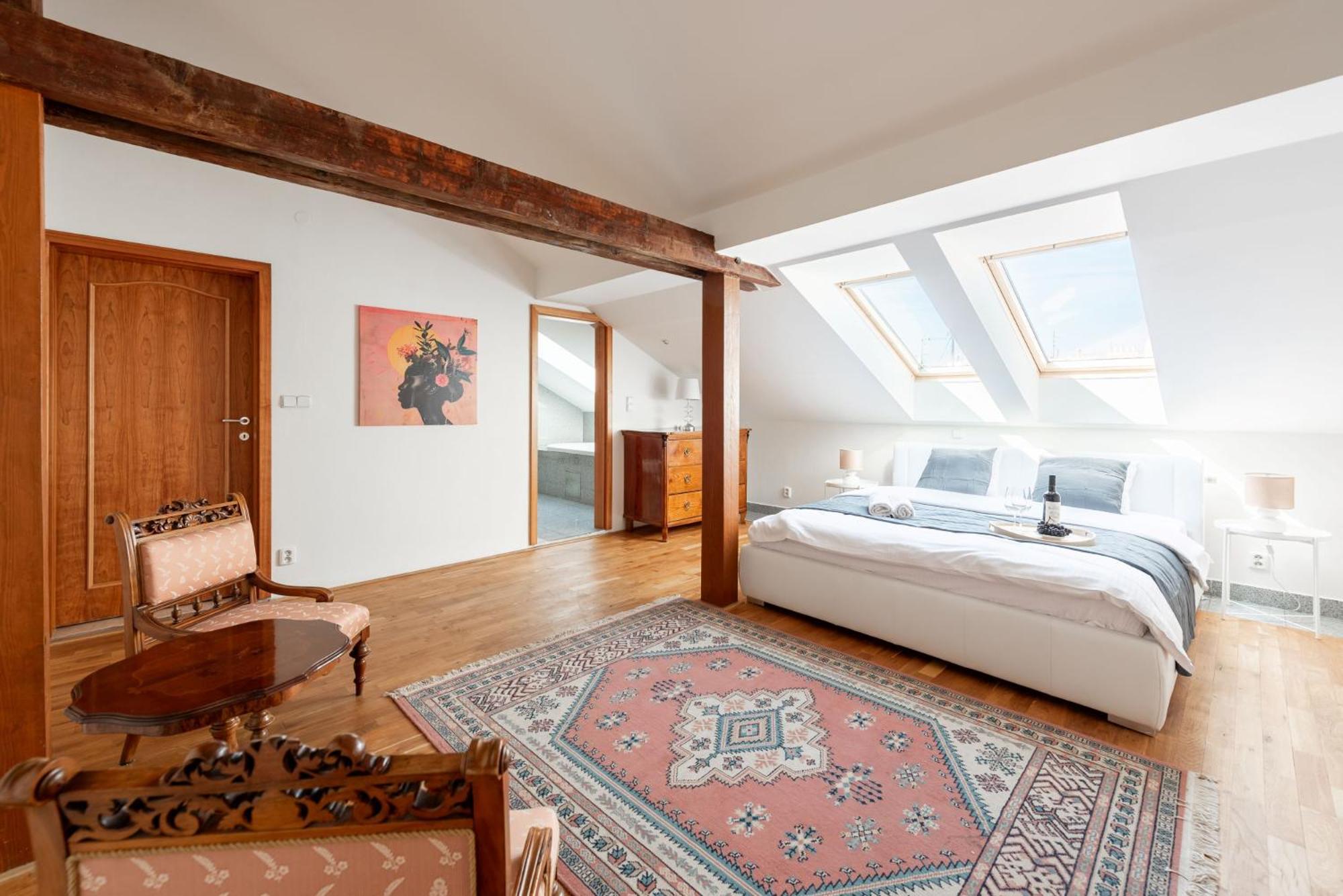 Cozy 4-bedrooms With Terrace Lägenhet