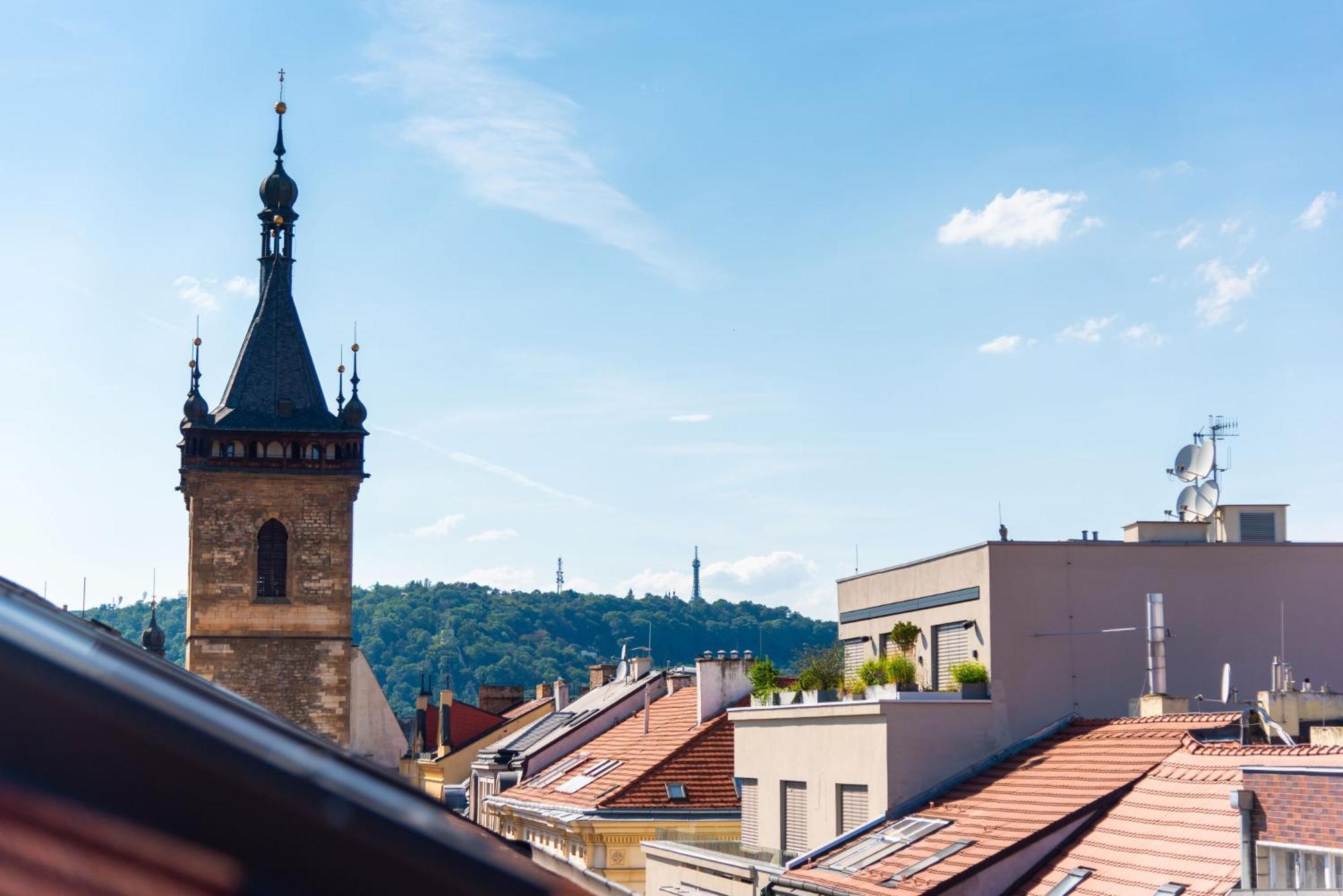 Cozy 4-bedrooms With Terrace Prag