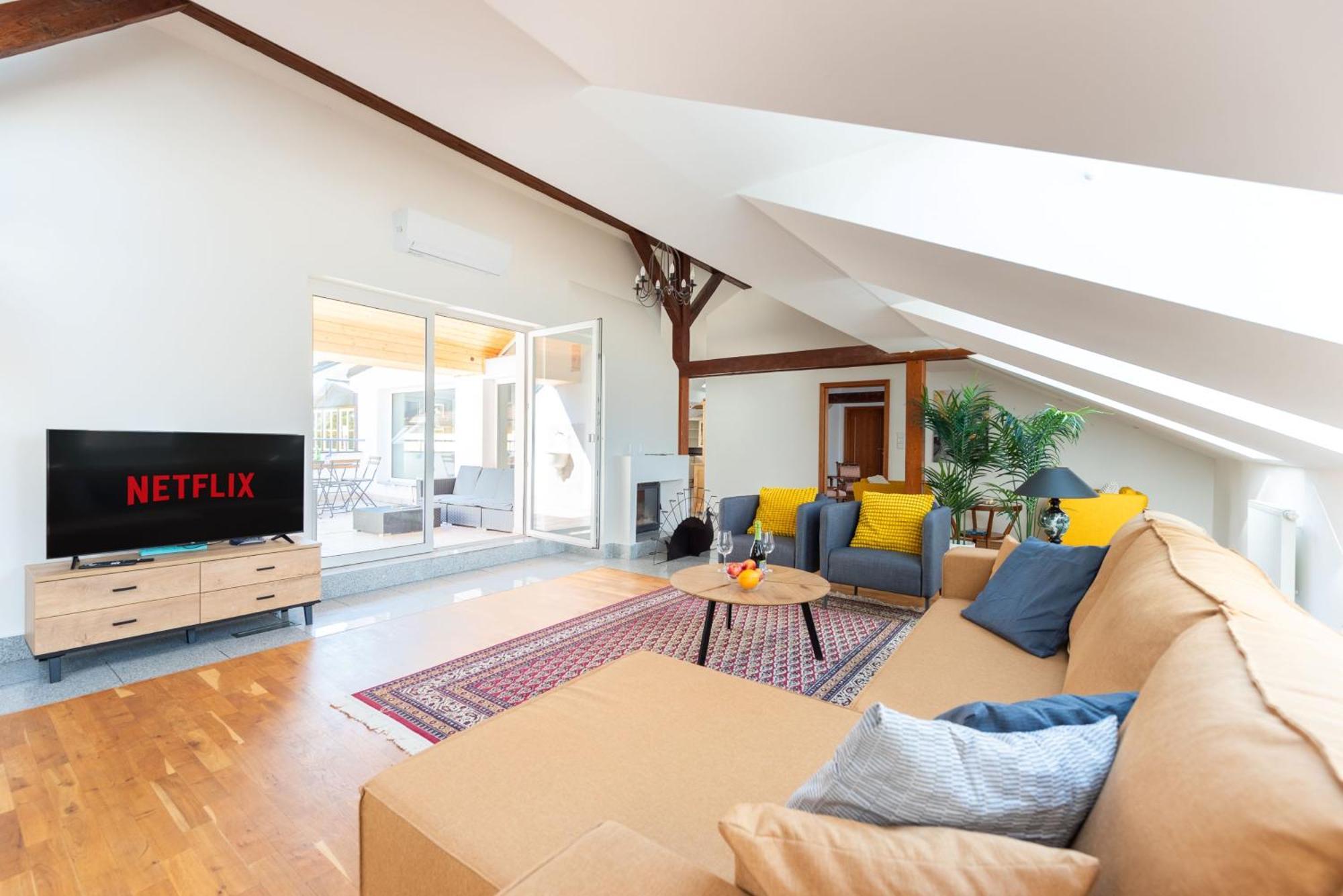 Cozy 4-bedrooms With Terrace