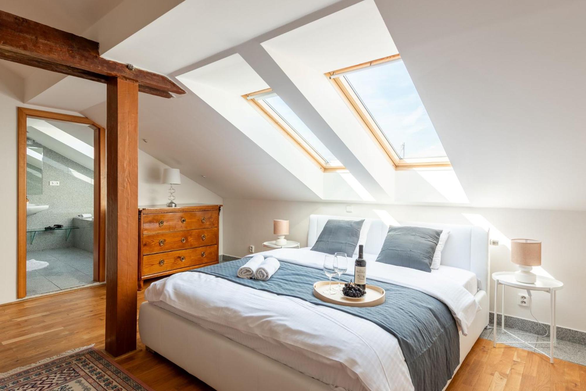 Cozy 4-bedrooms With Terrace * Prag