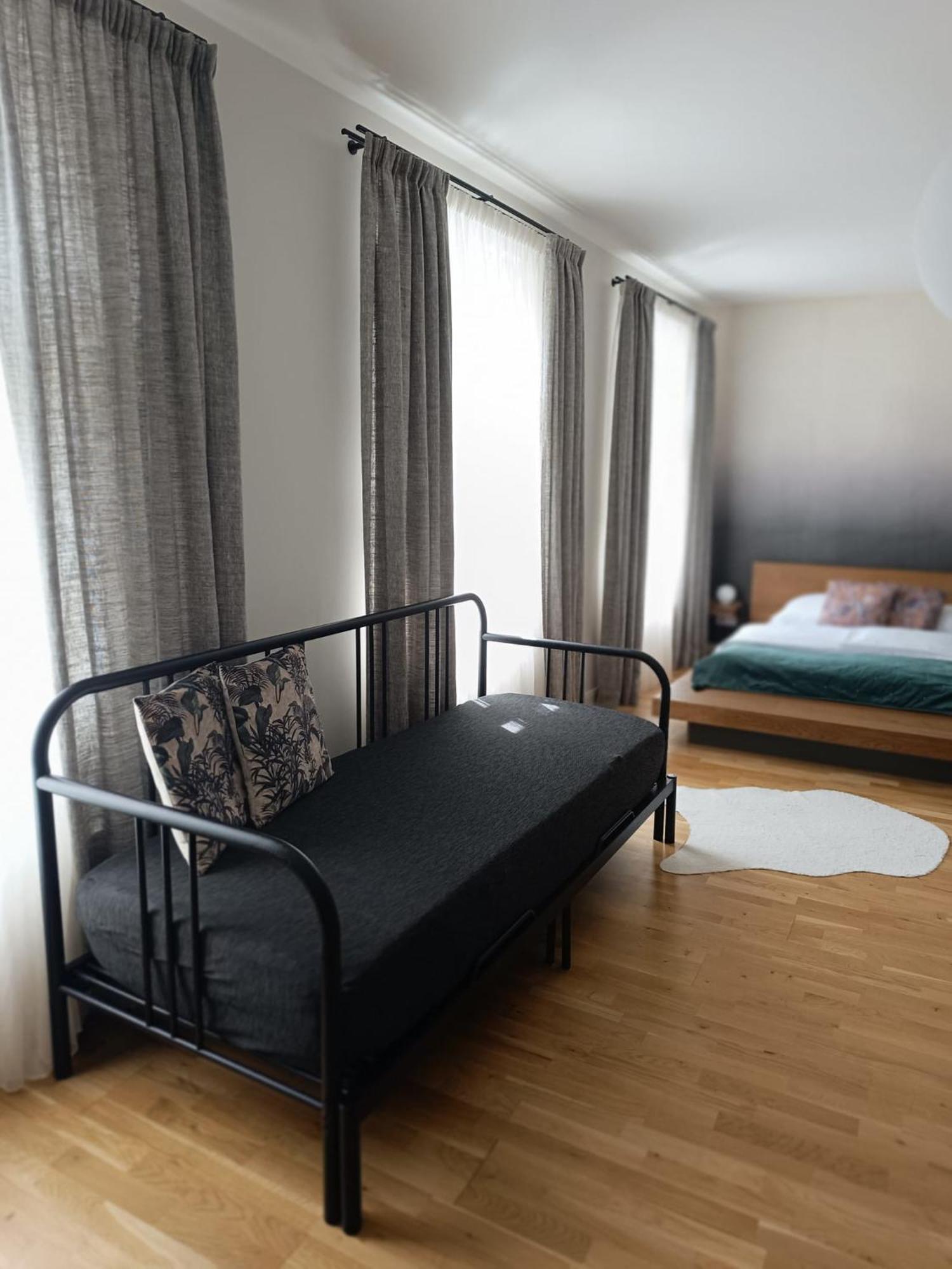 Apartment Gold *