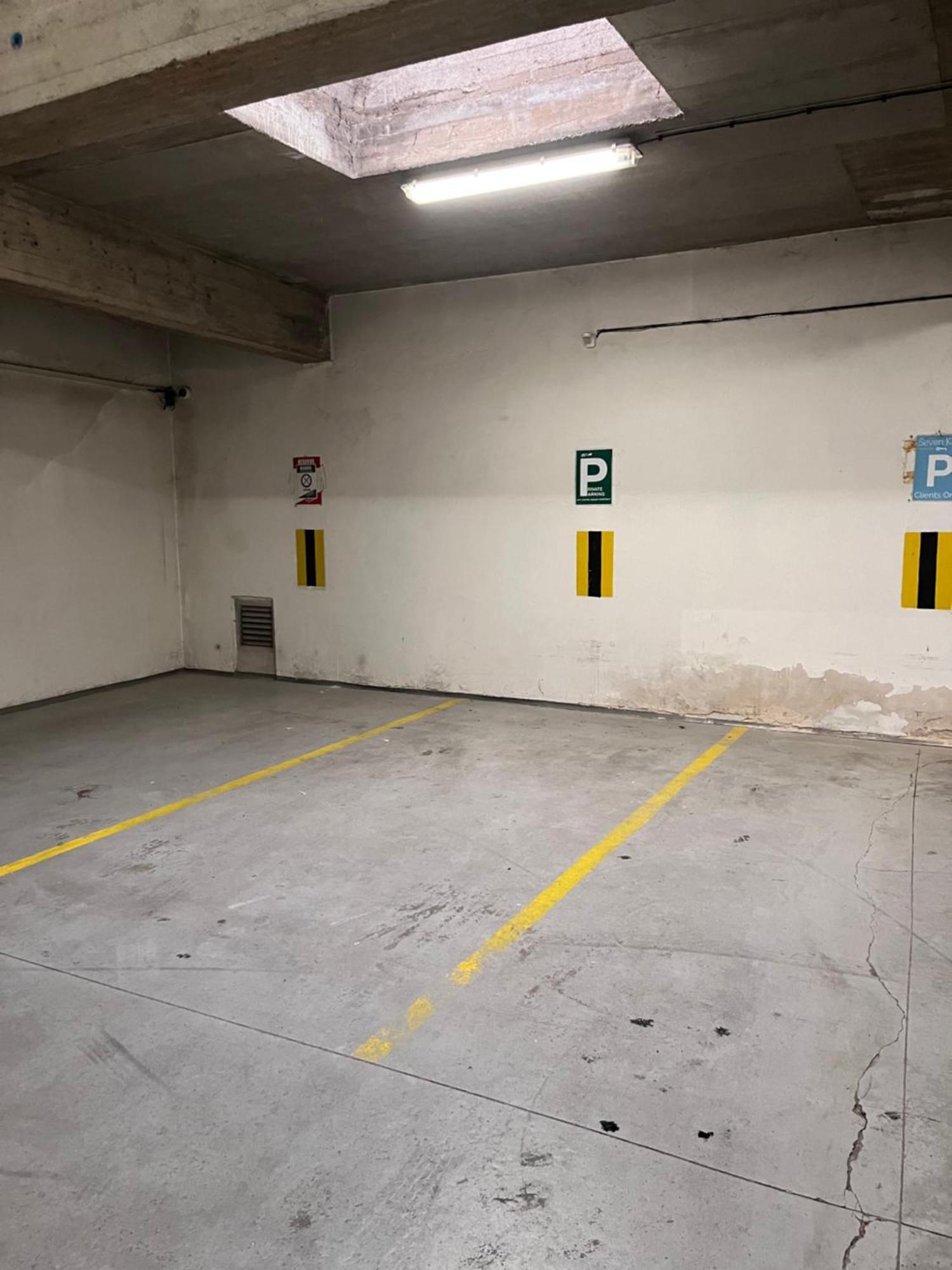 Apartment Centre With Parking Prag