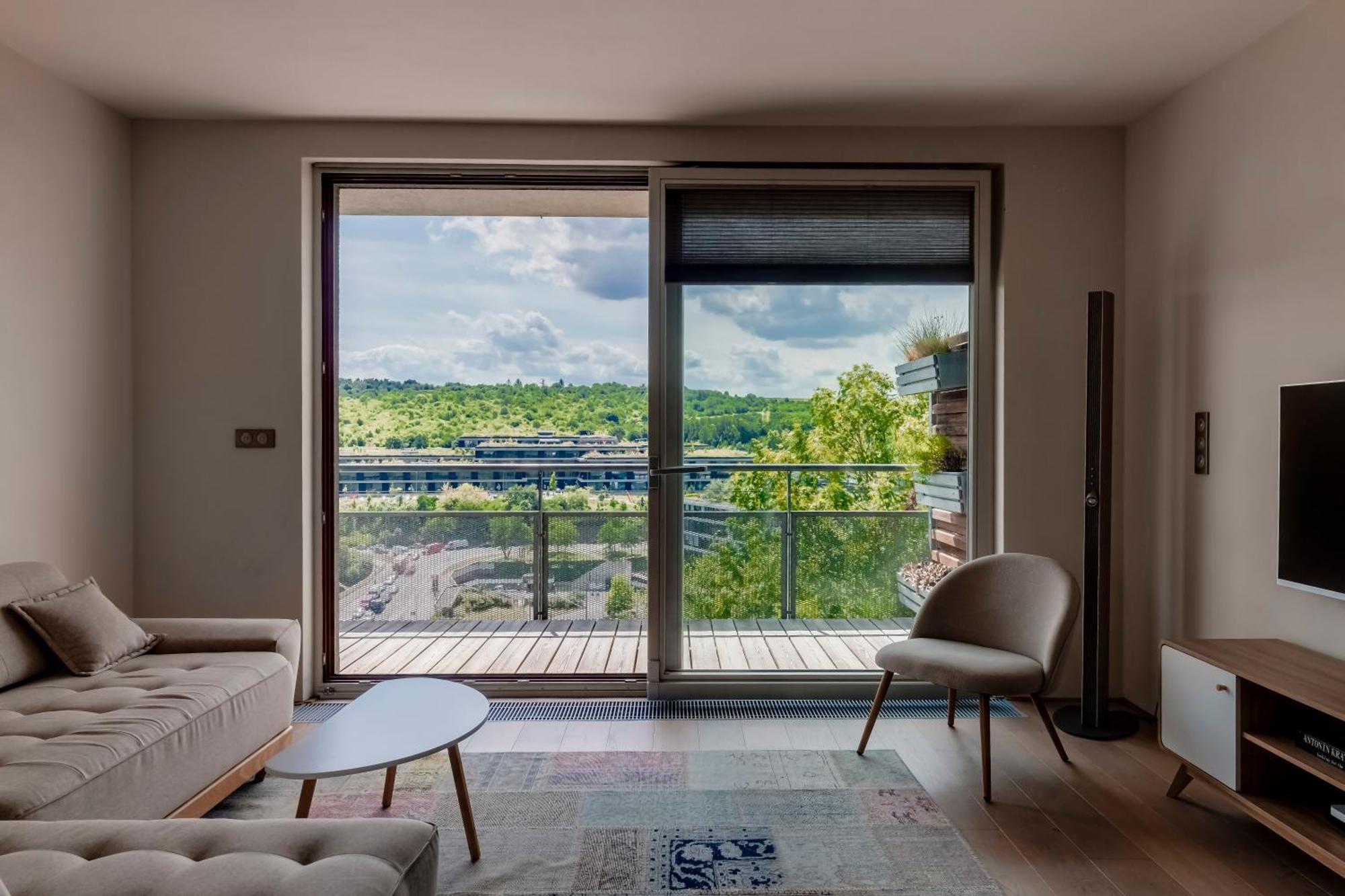 Moderni S Terasou, 2 Loznice, Parkovani V Cene, Blizko Metra, 15 Min Do Centra Apartment Prag