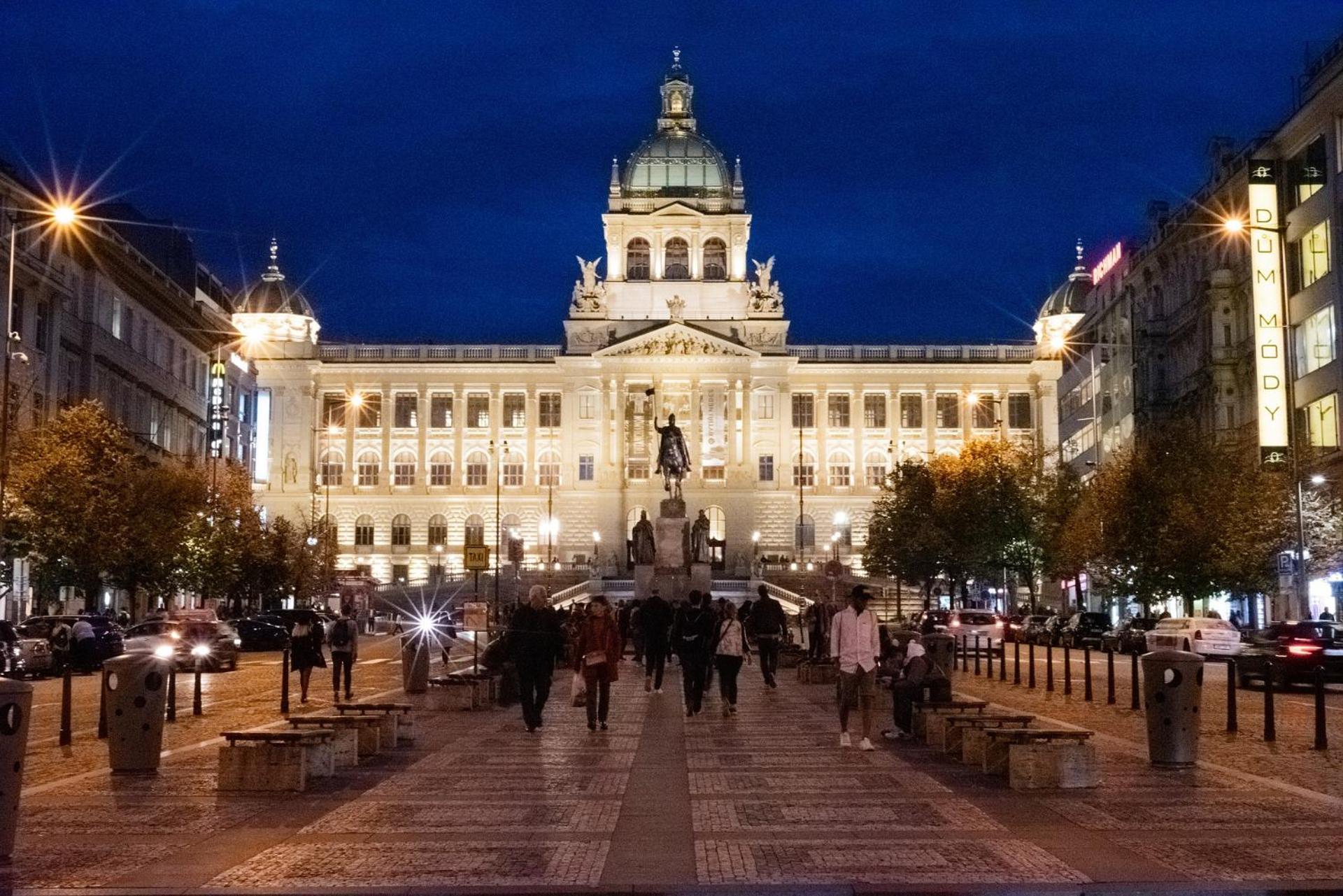 T1-wenceslas Square