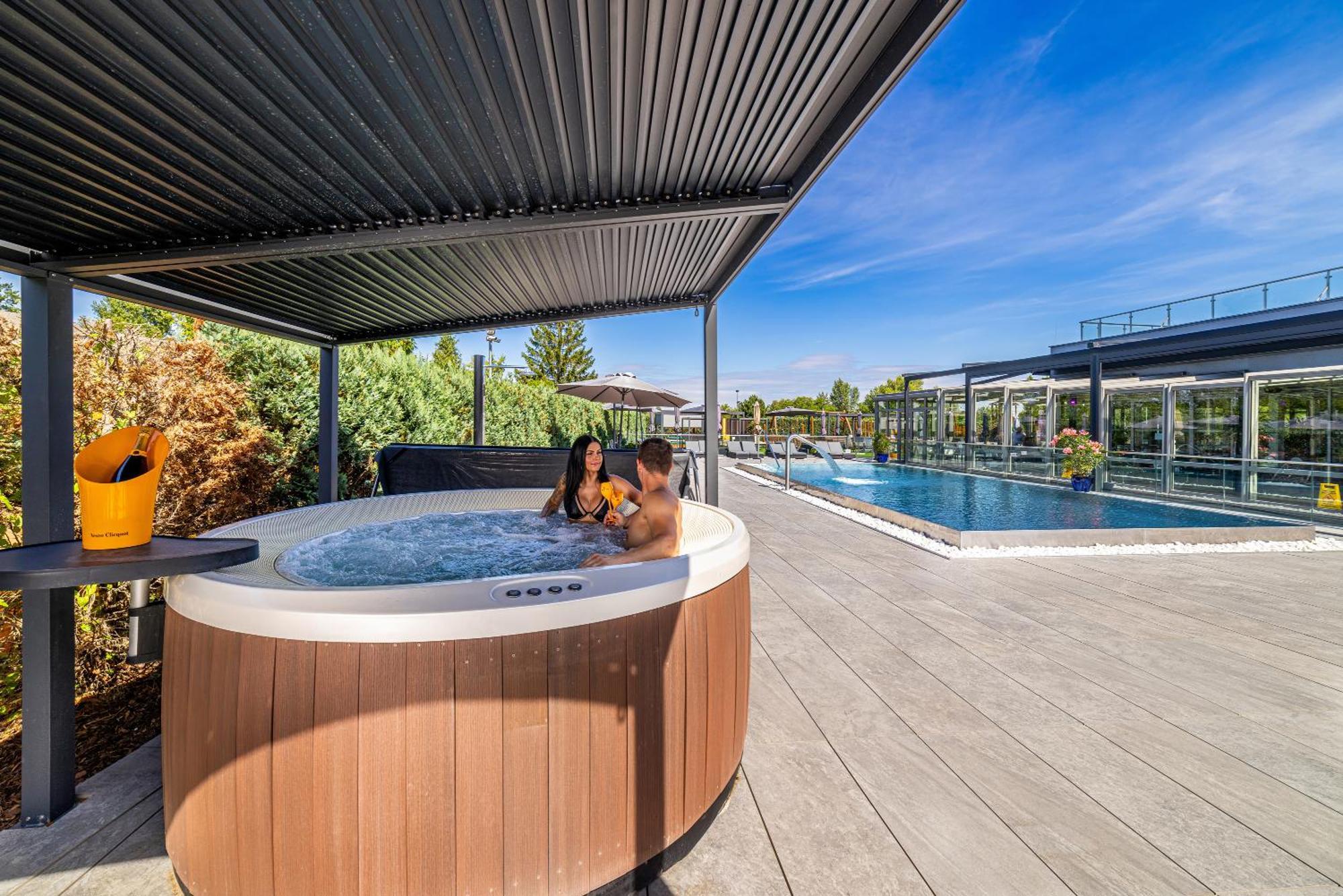 Hotel Aura Design&garden Pool Prag