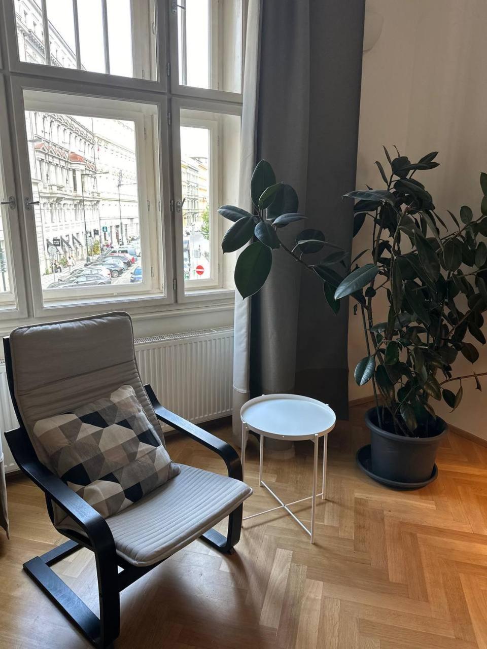 Spacious Elegance - A Gem Apartment Prag