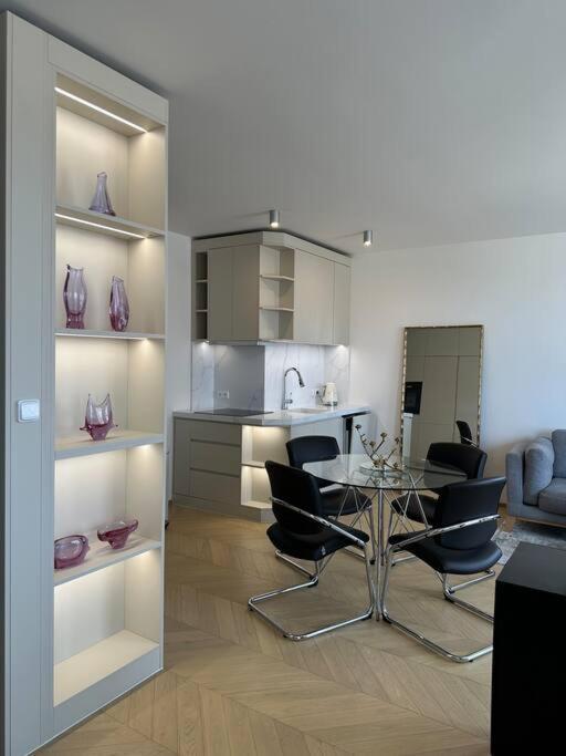 Luxe Near The Airport Lejlighed *