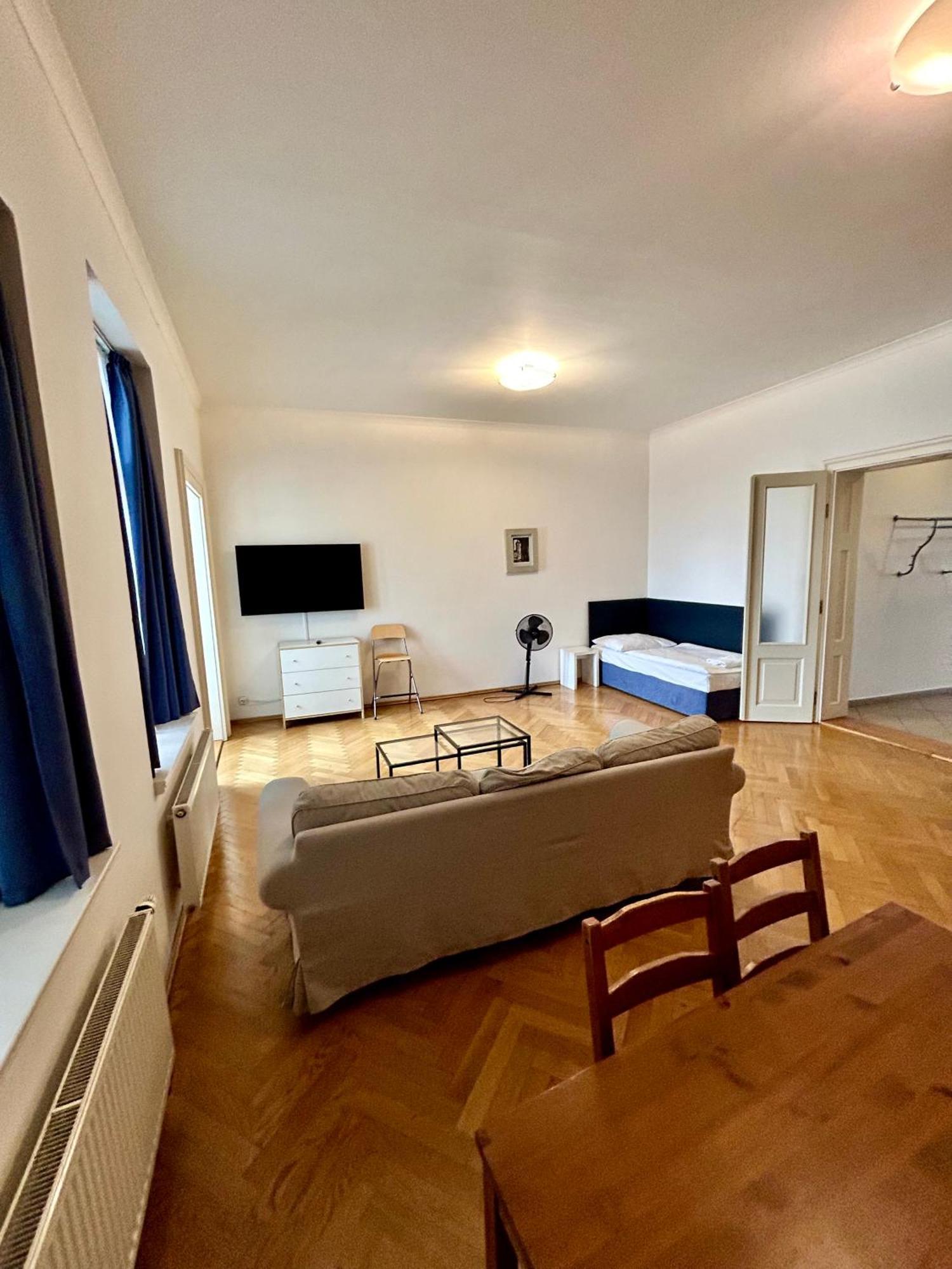 Quadrio Bedroom Prag