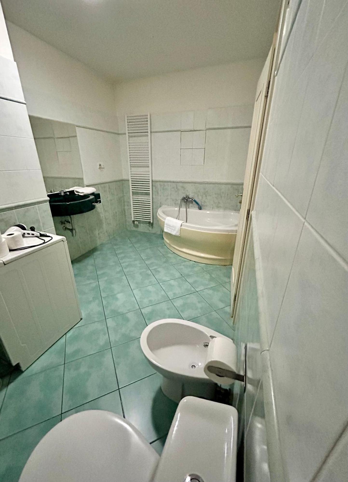 Quadrio Bedroom *