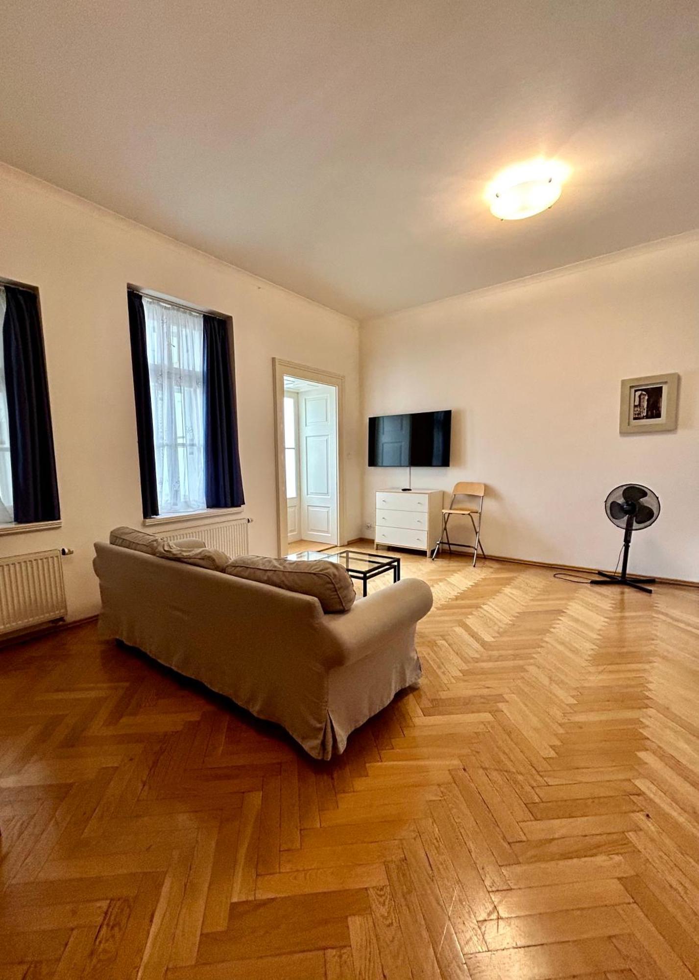 Quadrio Bedroom