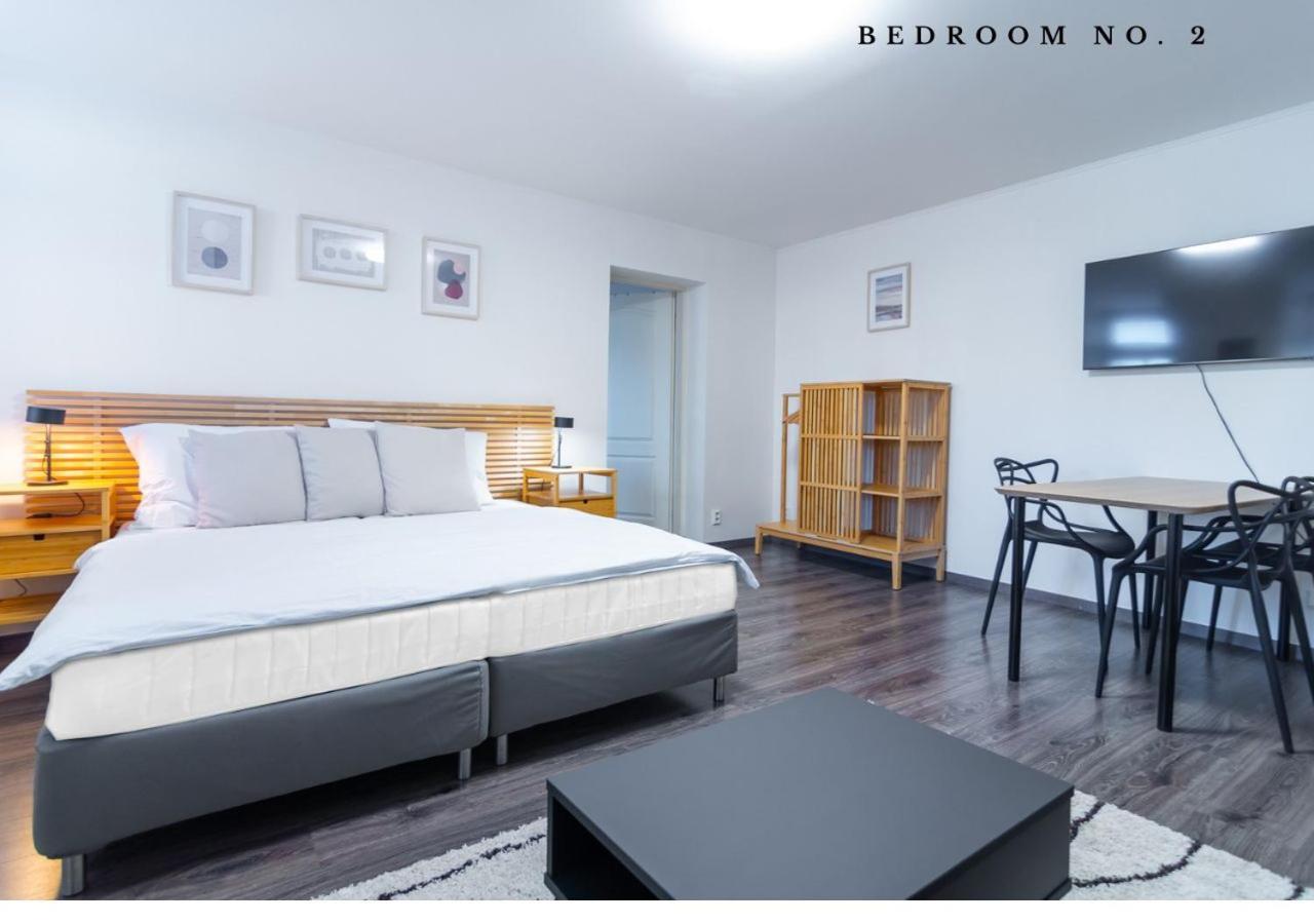Aparthotel The Bookhouse, 5-bedroom By Castle Prag